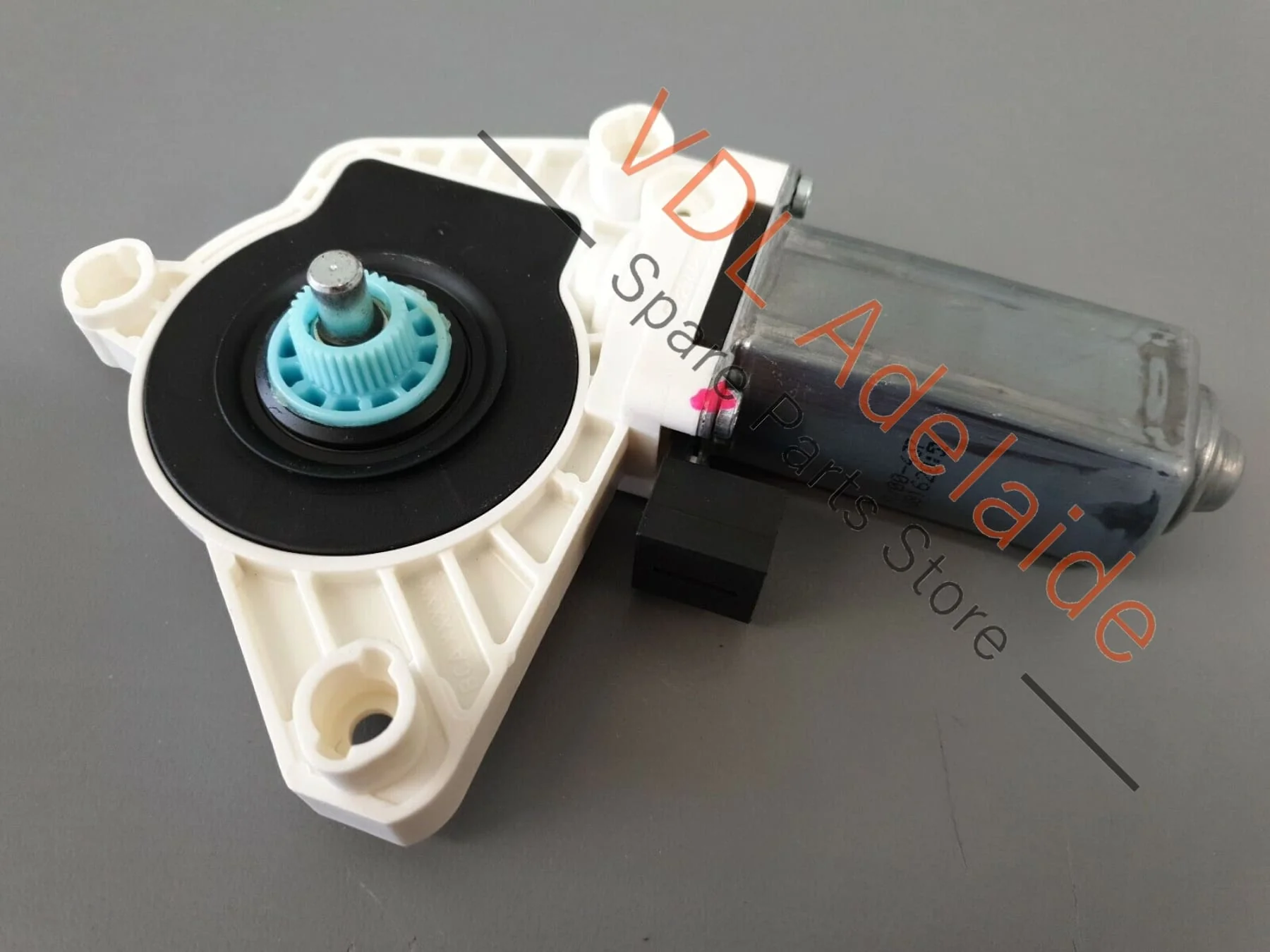 VW Passat B8 3G Front Left Window Regulator Motor 4K0959801 PAT4 - Image 2
