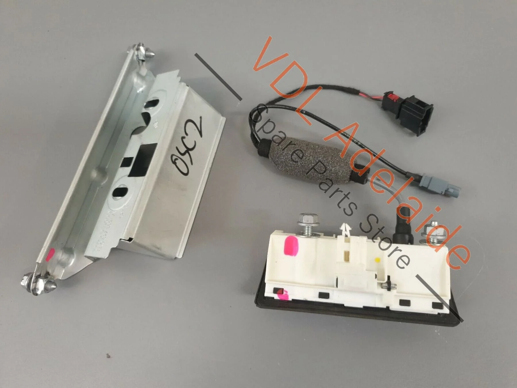 Audi SQ5 Q5 8R Back Up Reverse Reversing Camera Hatch Push Open Button OSC2 - Image 2