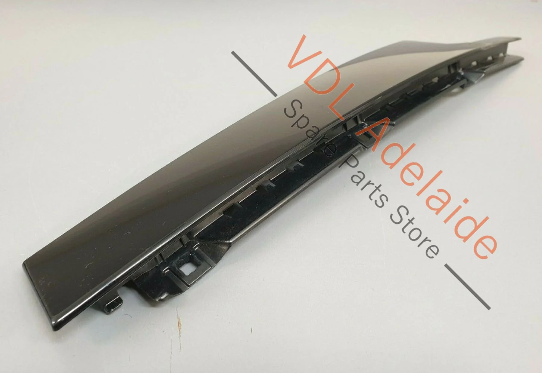VW Passat Sedan B8 3G Rear Right Trim for Door Window Frame 3G0839902T PAT3 - Image 4