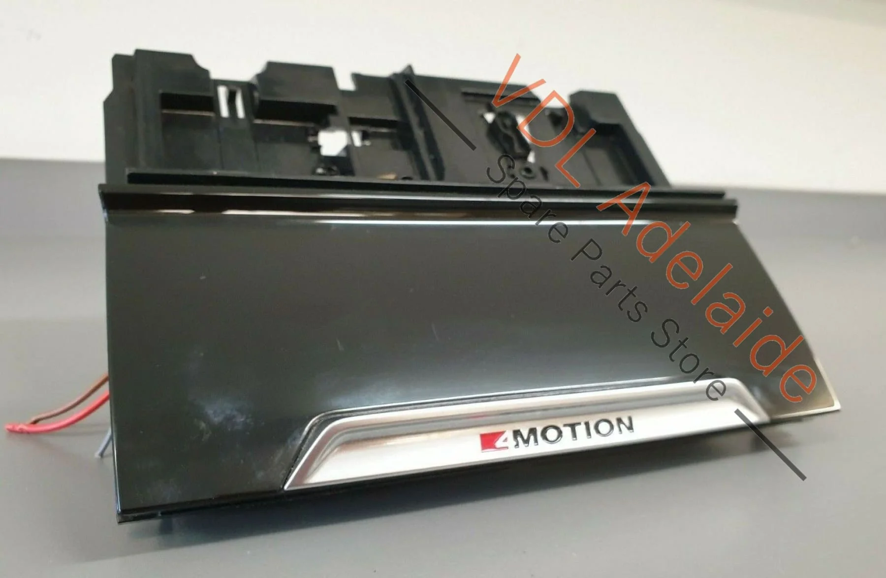 VW Passat R-Line B8 3G Centre Console Stowage Compartment Black 3G2863284A PAT3 - Image 3