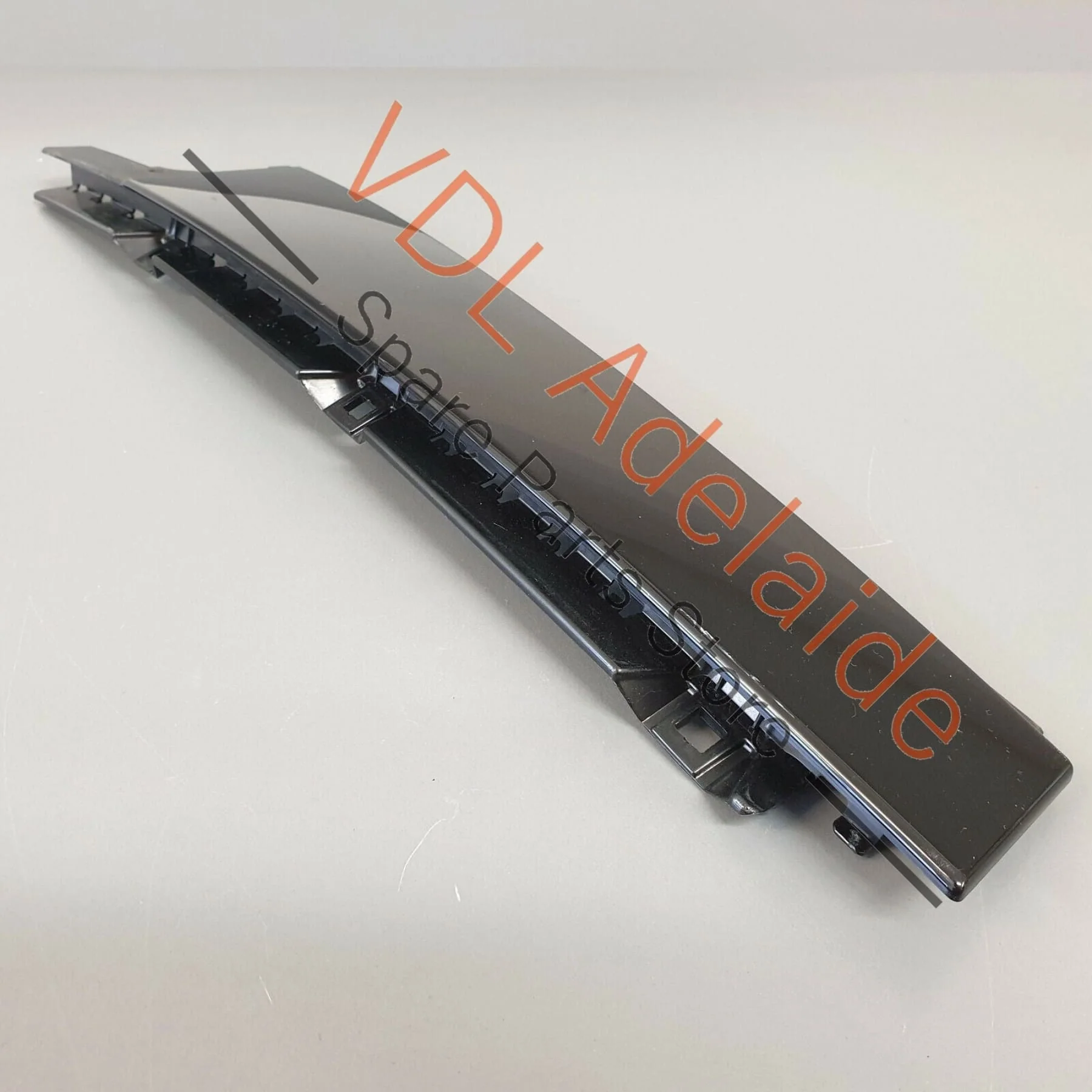 VW Passat R-Line B8 3G Rear Left Trim for Door Window Frame 3G0839901T PAT3 - Image 3