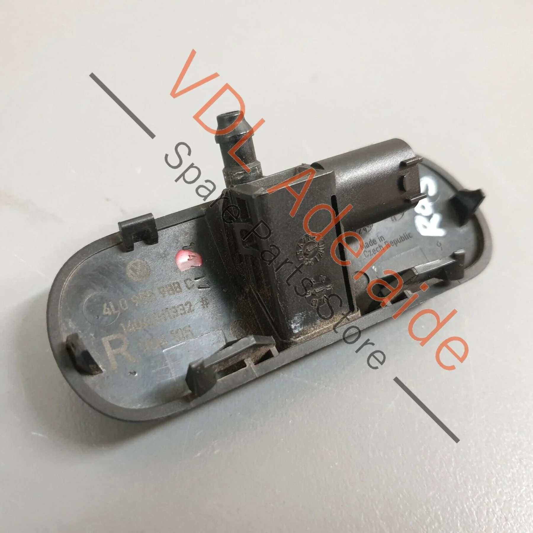 Audi Q7 4L OEM Front Right Heated Windscreen Spray Nozzle 4L0955988C ROS - Image 2