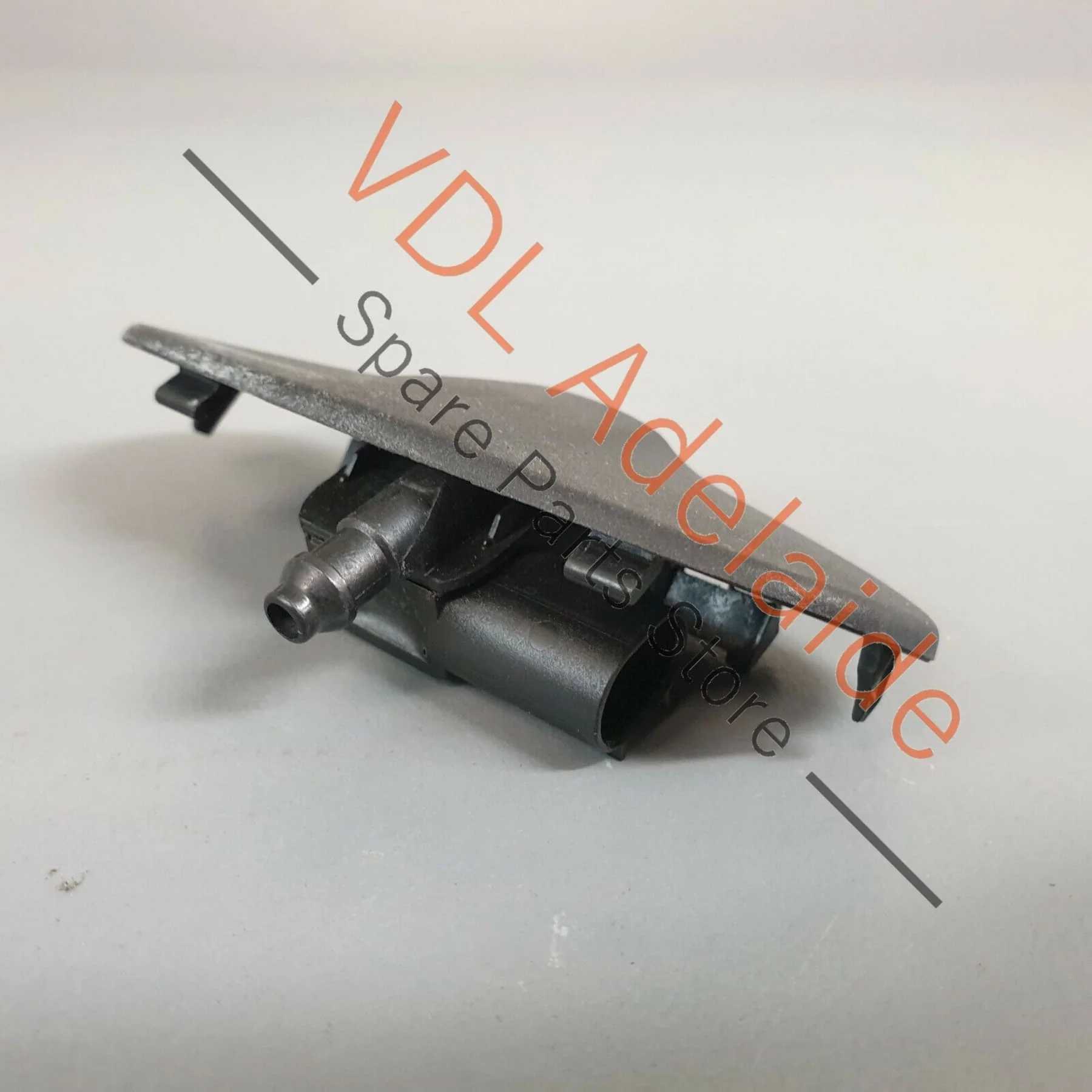 Audi Q7 4L OEM Front Left Heated Windscreen Spray Nozzle 4L0955987C ROS - Image 3