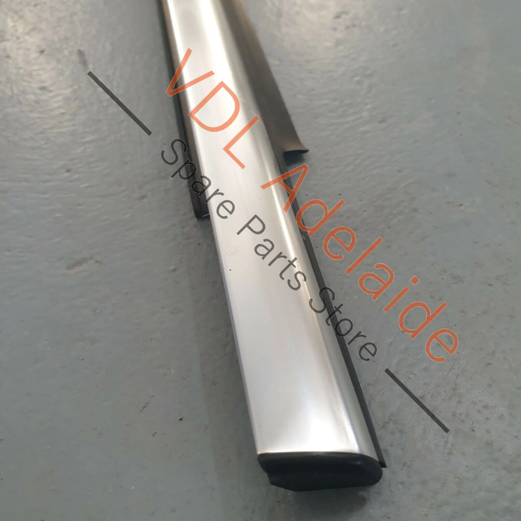 VW Tiguan R 5N Front Left Exterior Window Seal Chrome Trim Moulding JES2 - Image 9