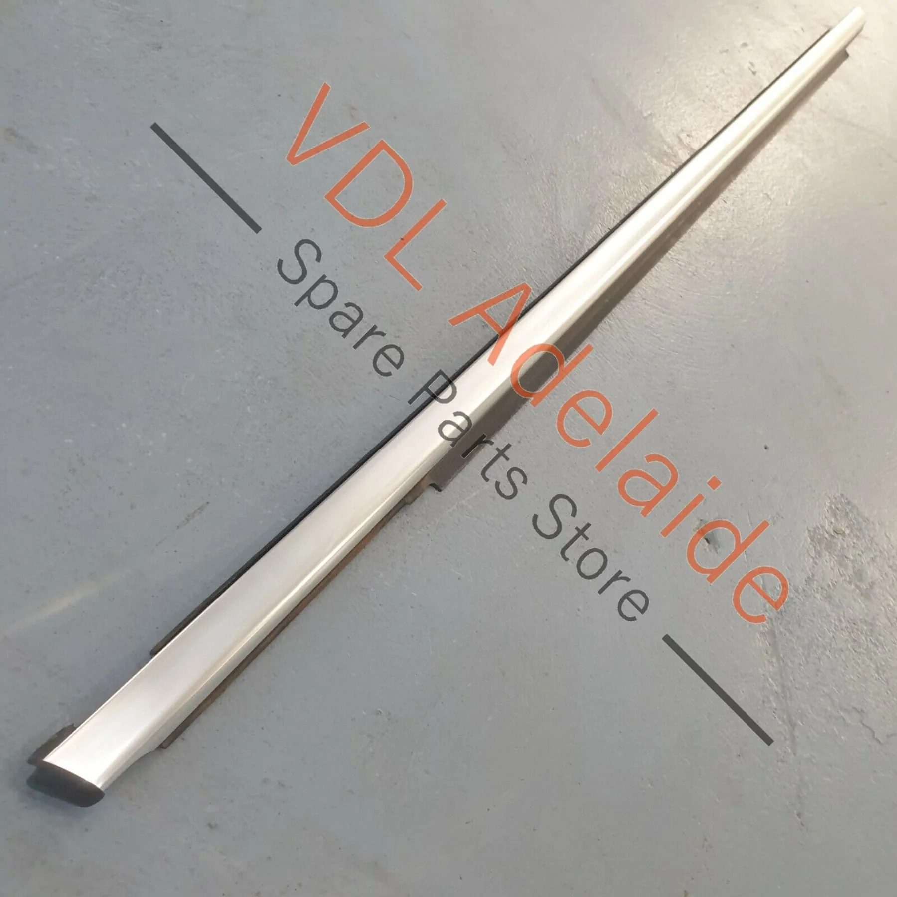 VW Tiguan R 5N Front Right Exterior Window Seal Chrome Trim Moulding JES2