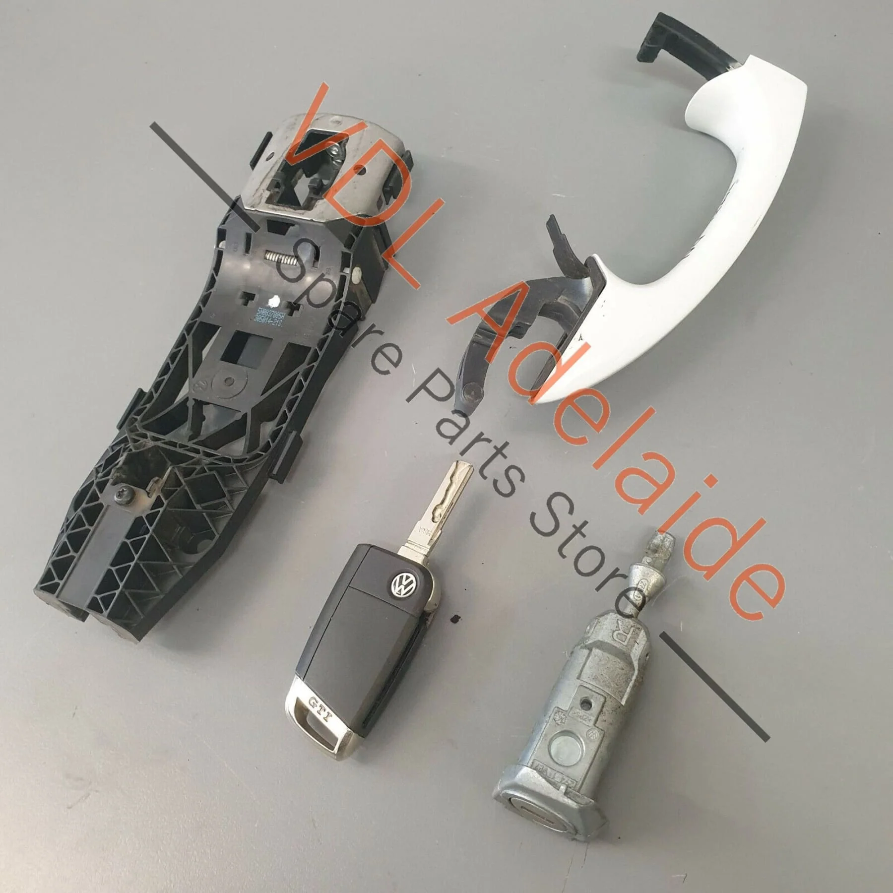 Volkswagen VW Golf GTi Mk7 Front Right RHS Drivers Door Handle & Lock ARN4
