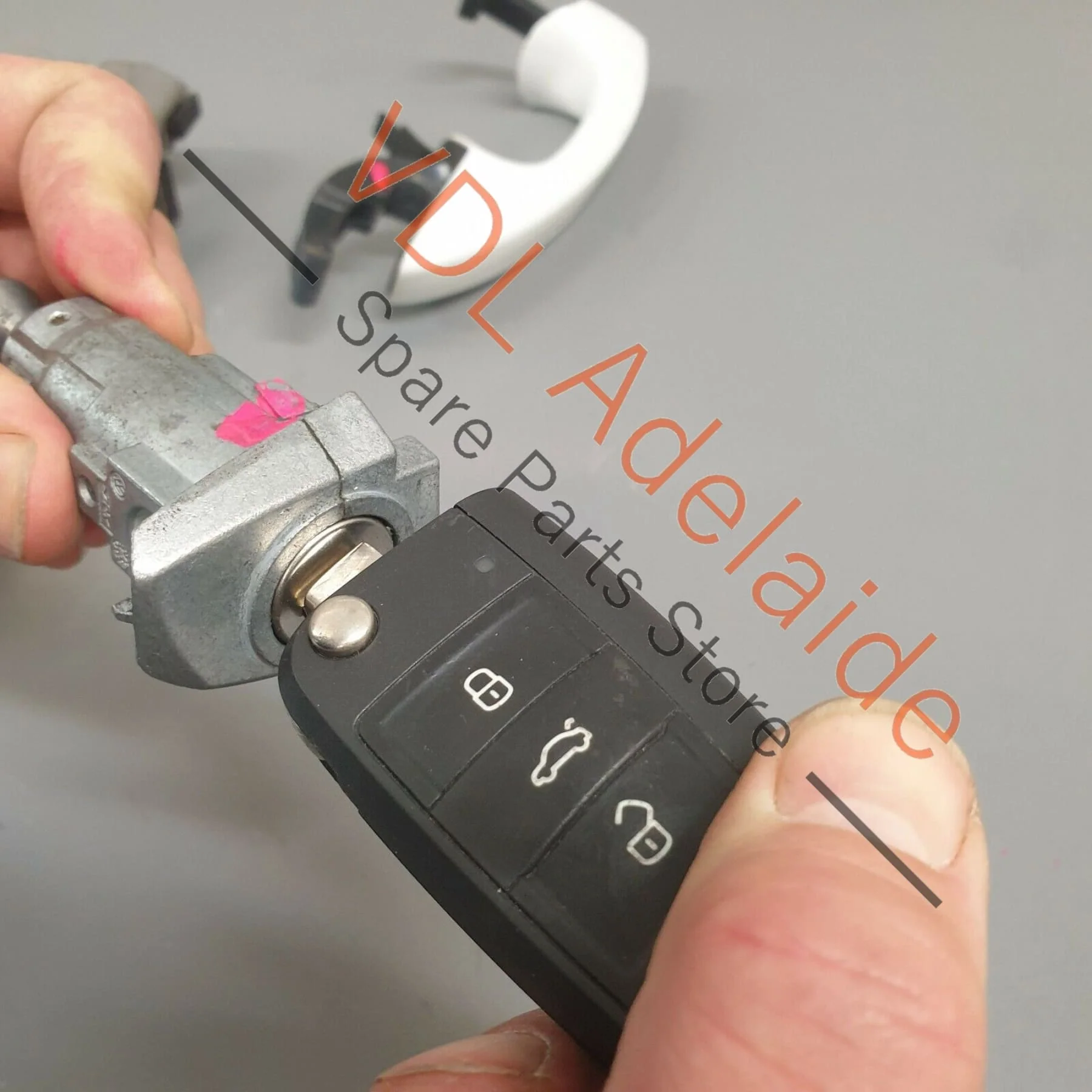 Volkswagen VW Golf GTi Mk7 Front Right RHS Drivers Door Handle & Lock ARN4 - Image 5
