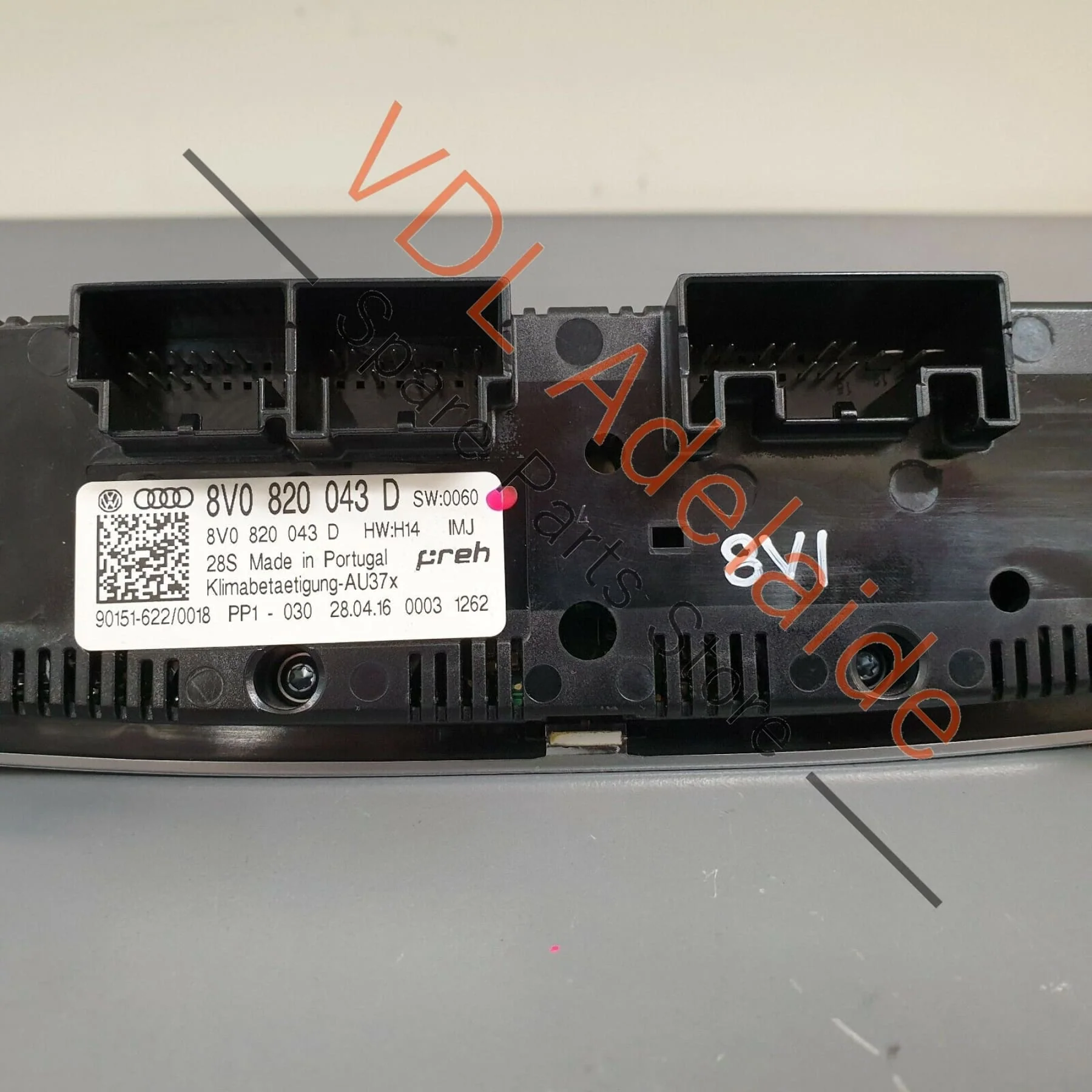 Audi RS3 8V Control Panel for Air-Conditioning System Climatronic 8V0820043D - Image 6