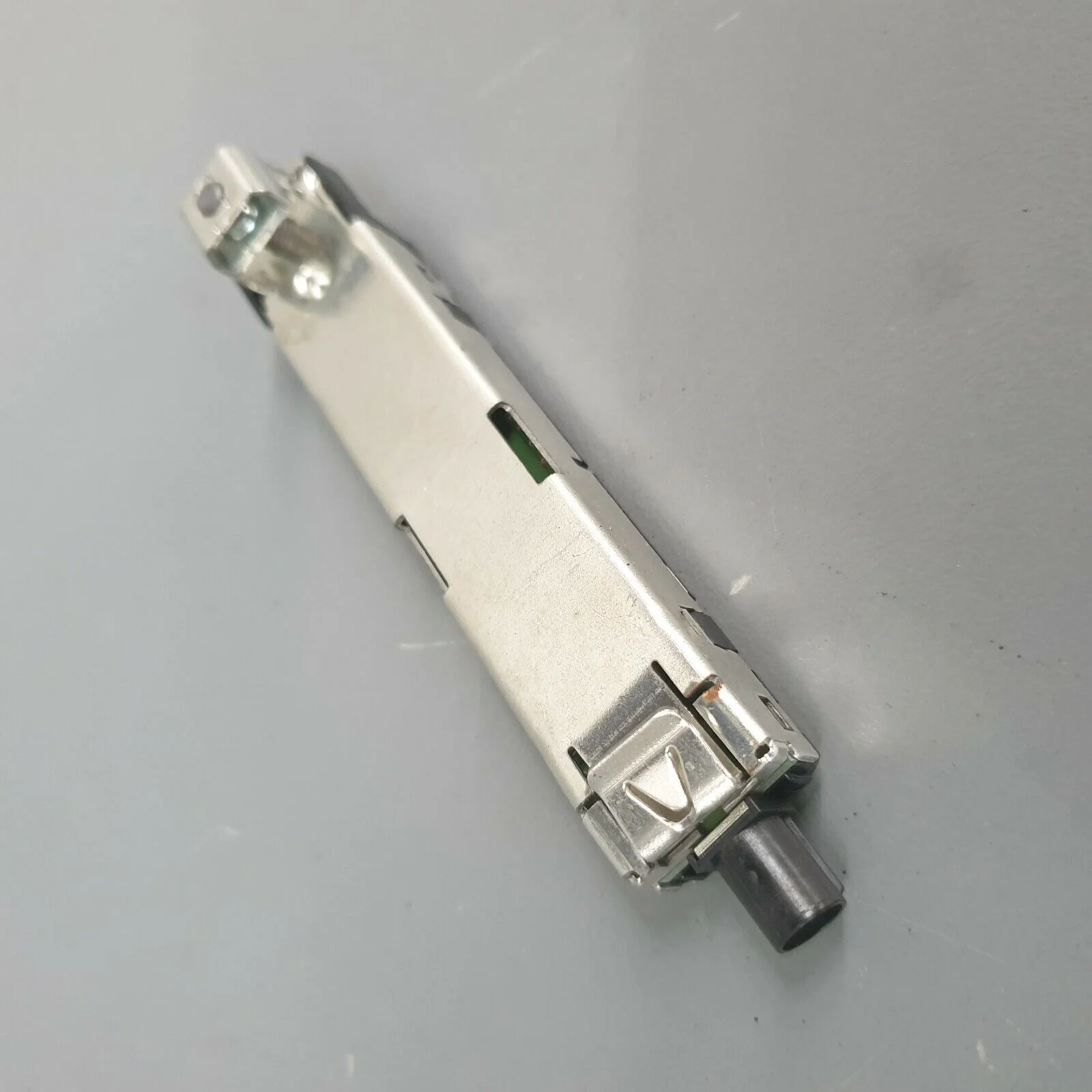 Audi RS3 8V Rear Hatch Right Upper Aerial Amplifier 8V4035225D - Image 3