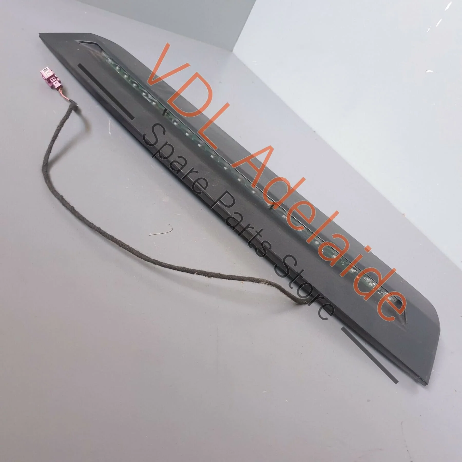 Mercedes C117 CLA45 AMG Rear Third 3rd Additional Brake Light & Housing A0999067200 - Image 3