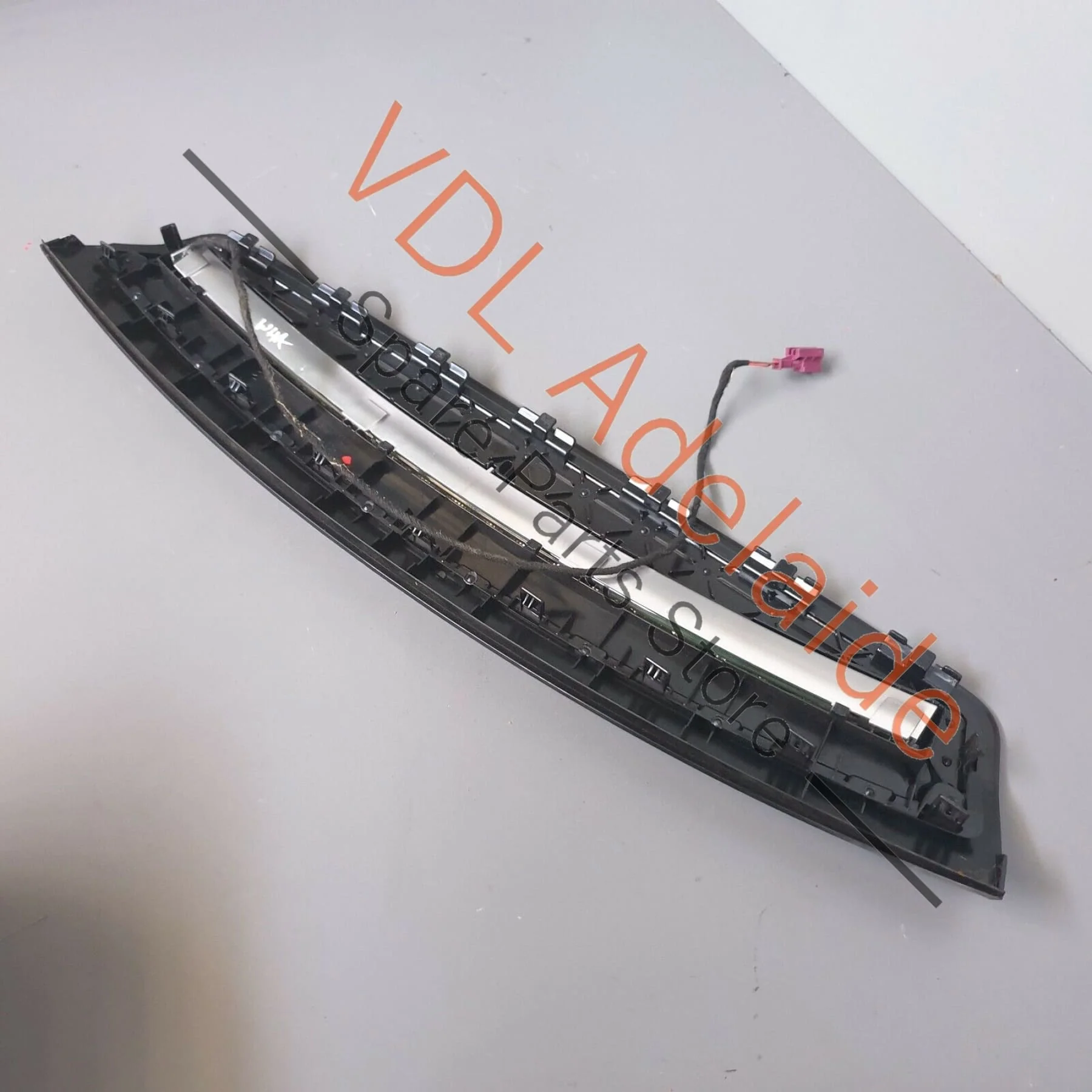 Mercedes C117 CLA45 AMG Rear Third 3rd Additional Brake Light & Housing A0999067200 - Image 6