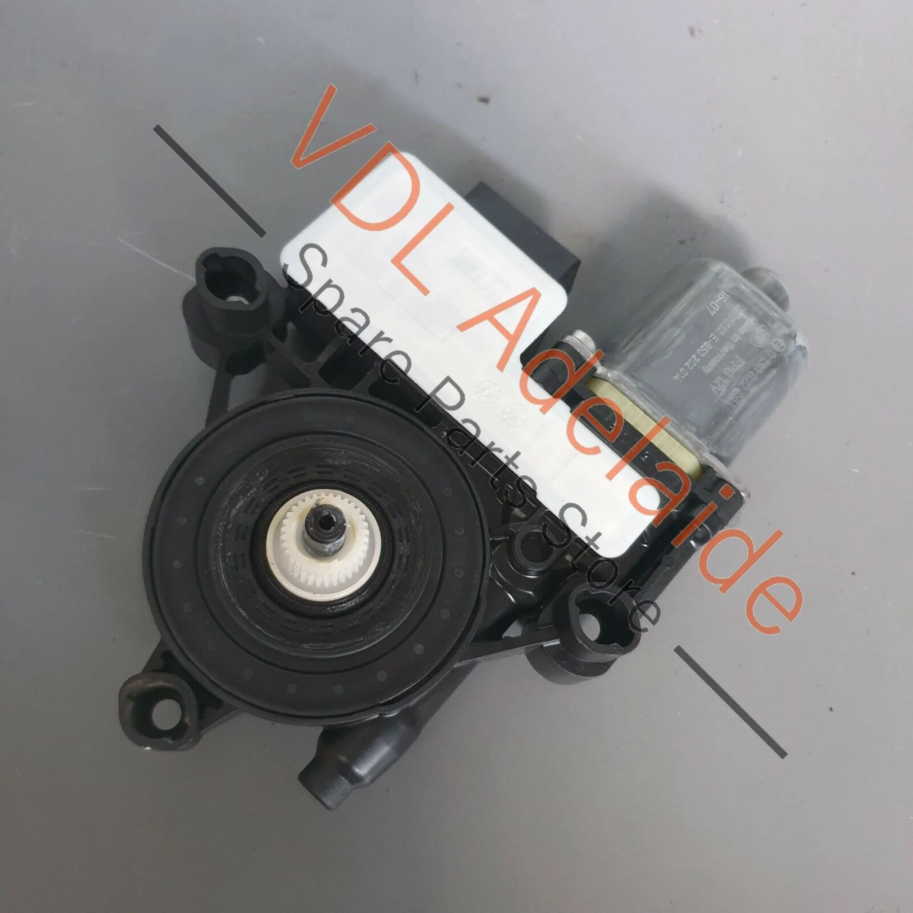 Volkswagen VW Golf R Mk7 Right Rear Window Regulator Motor 5Q0959812 - Image 3