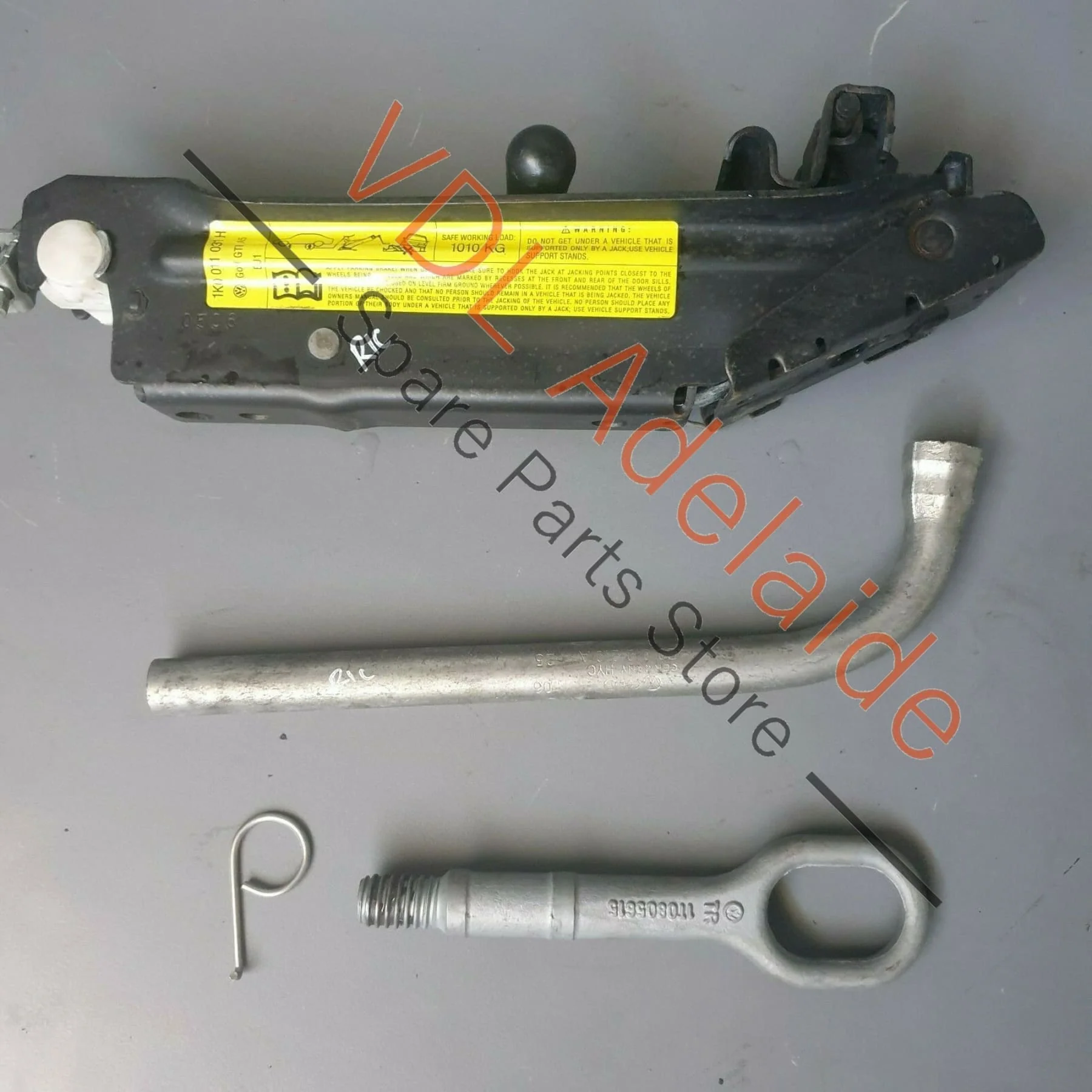 Volkswagen VW Golf Mk5 R32 GTi Factory Emergency Jack & Spanner Tool Kit RIC3