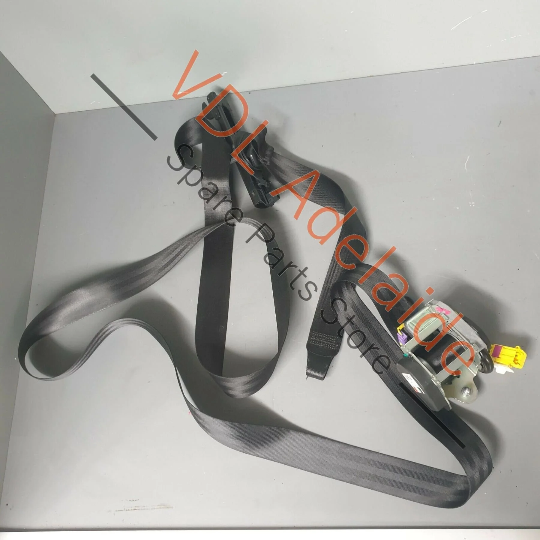 Volkswagen VW Golf Mk5 R32 Front Left Seatbelt for 2dr RHD Vehicle 1K3857705R - Image 2