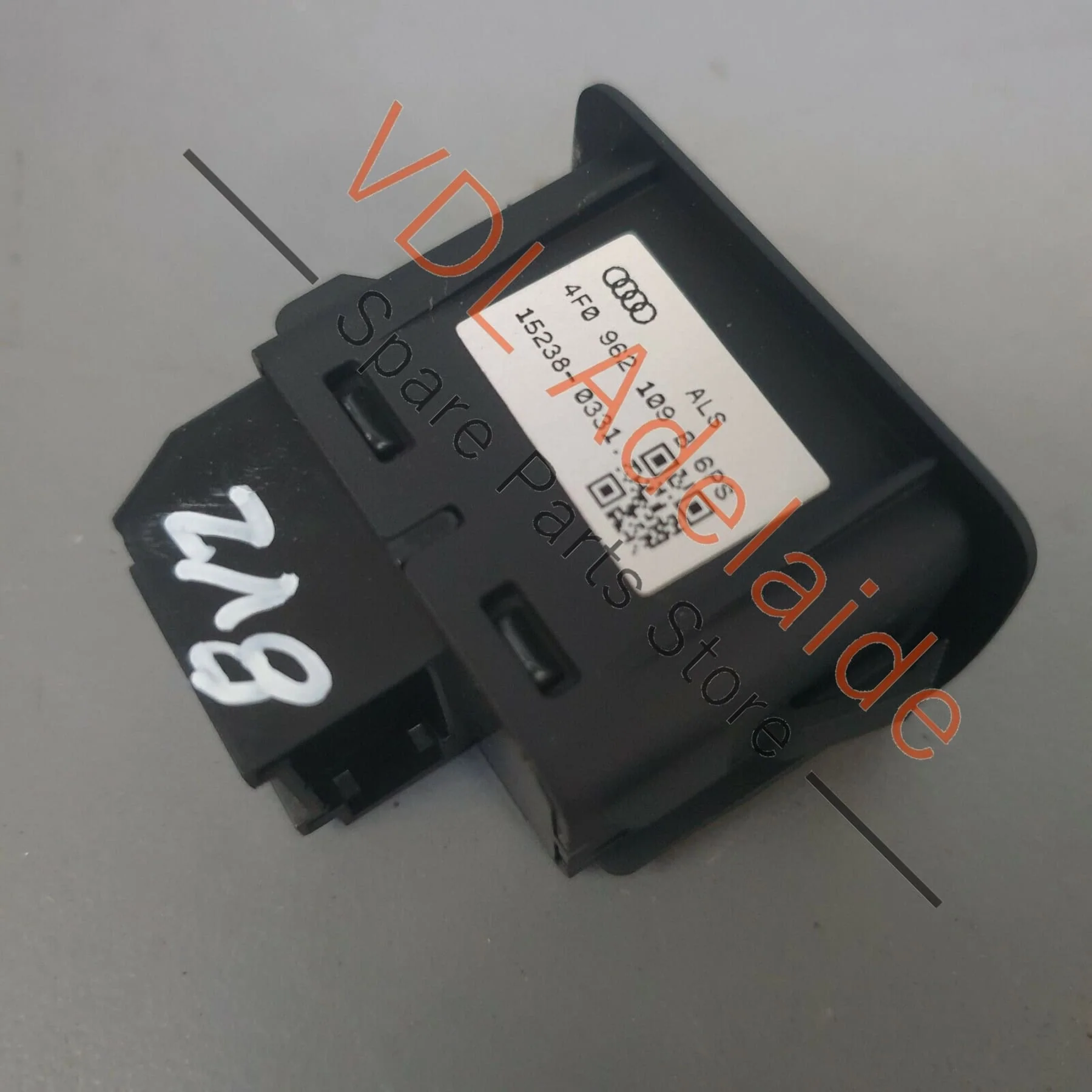 Audi S3 8V Door Mounted Interior Motion Alarm Deactivation Button 4H0962109 - Image 2
