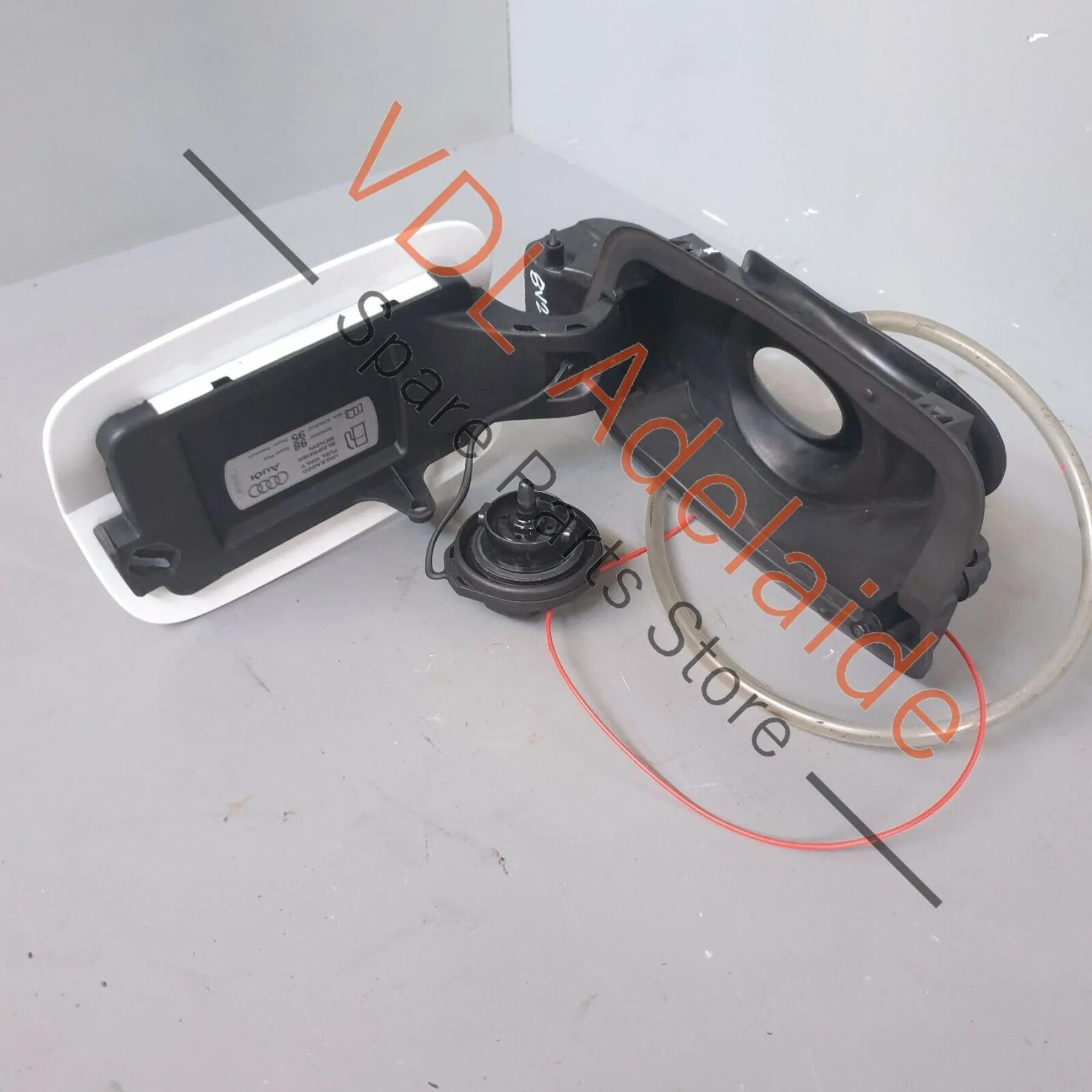 Audi S3 8V Petrol Fuel Filler Flap Lid Door Cap with Actuator Glacier White 2Y2Y - Image 3