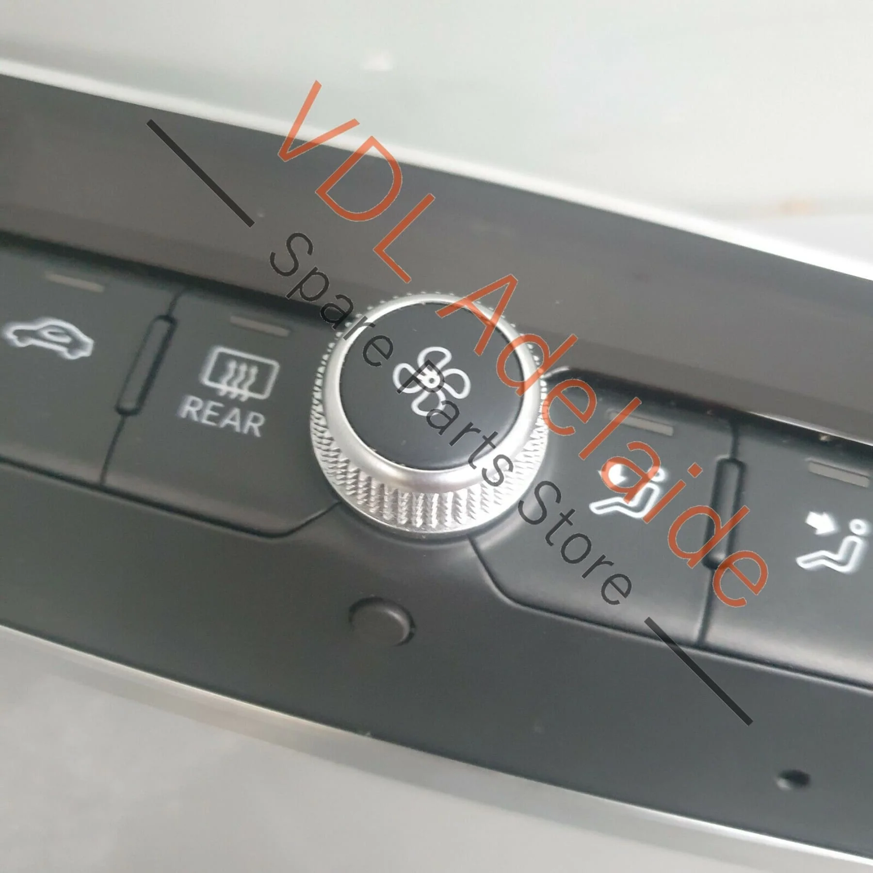 Audi S3 8V Control & Display for AC Air Conditioning Climatronic 8V0820043D - Image 4