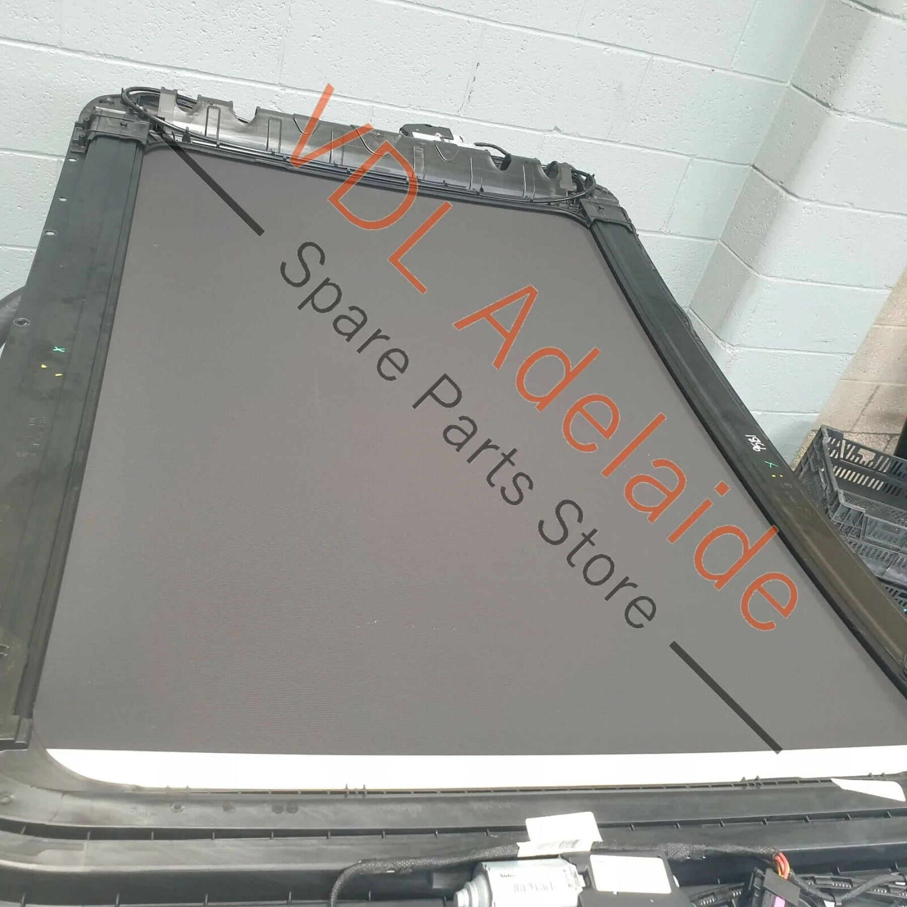 Porsche Macan GTS 95B Complete Panoramic Sunroof with Blind Shade - Image 5