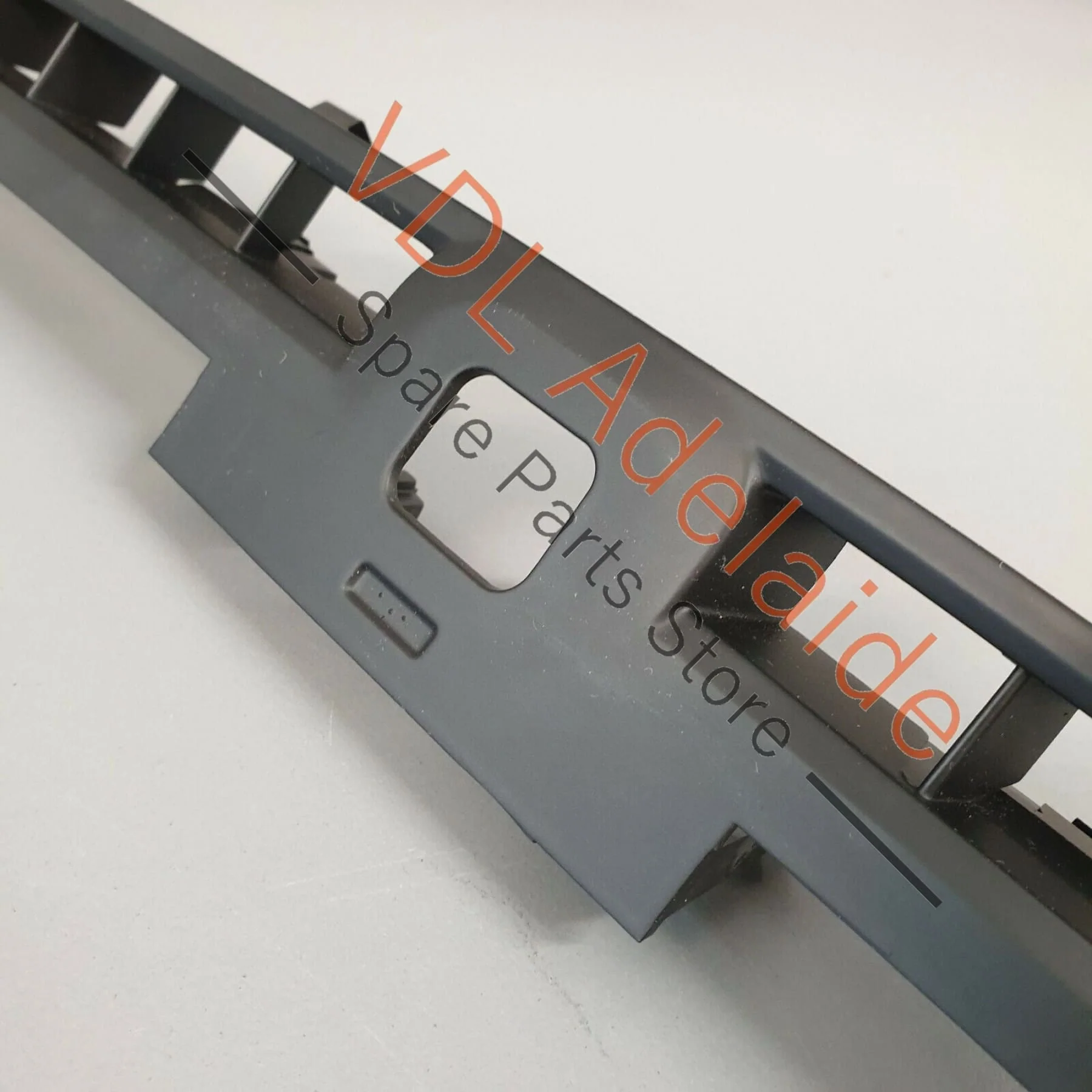 Porsche Macan 95B Dashboard Defrost Winscreen Vent Trim Panel 95B858365A 5Q0 - Image 5