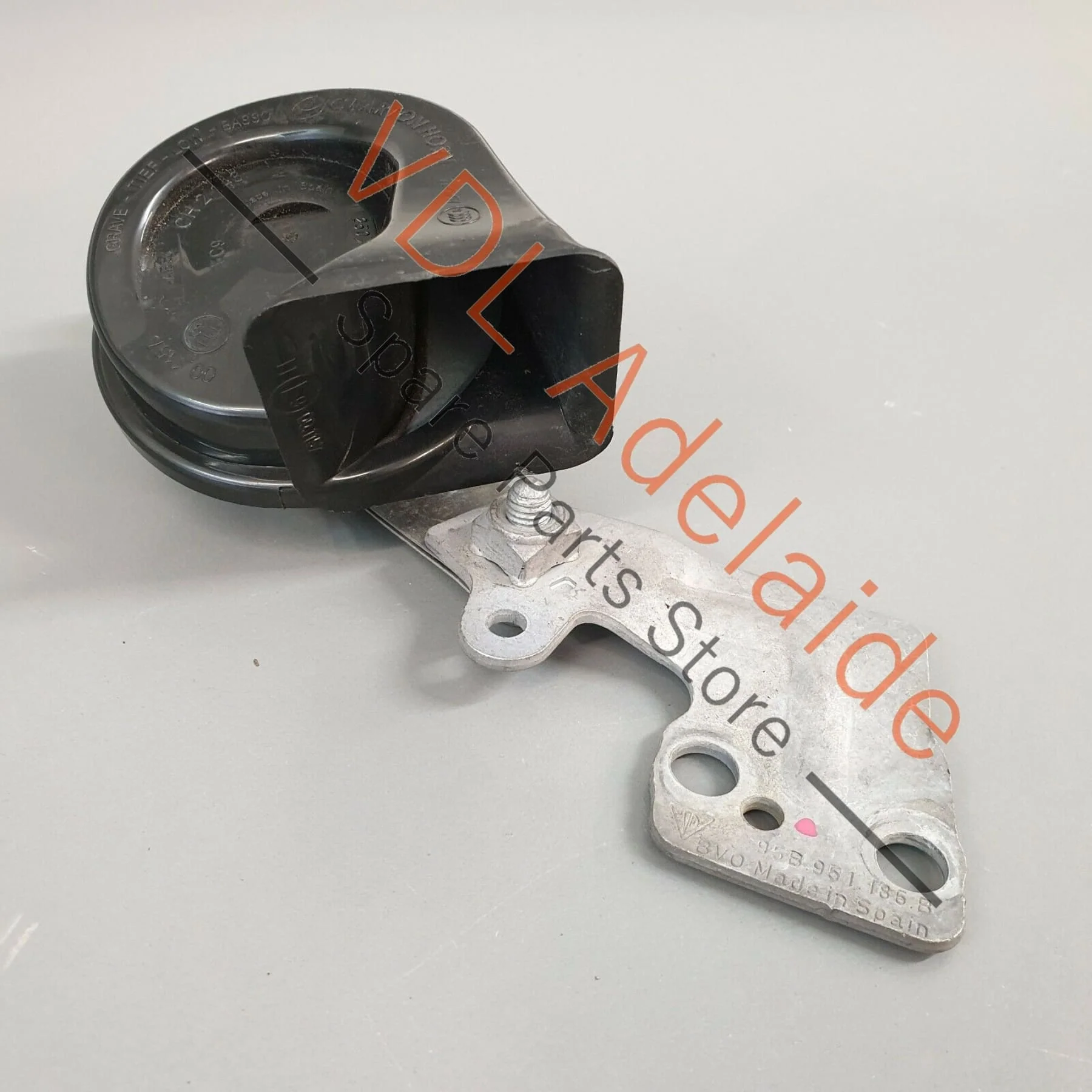 Porsche Macan 95B Fanfare Horn Low Tone 95B951211D