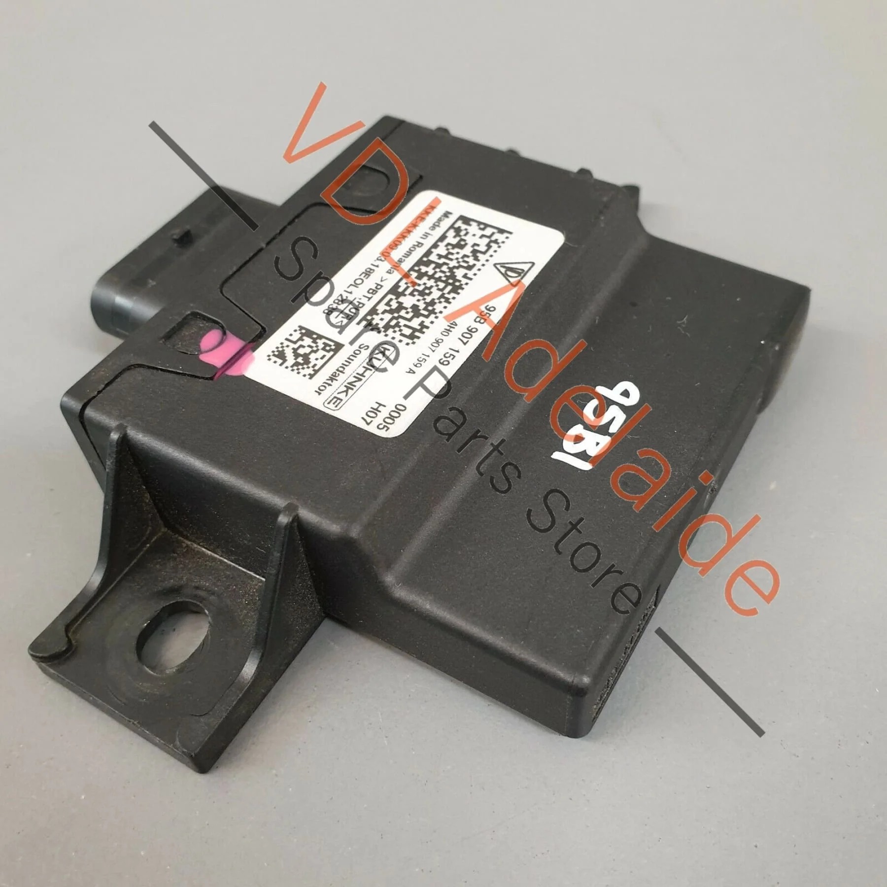 Porsche Macan 95B Control Unit for Impulse Sender Engine Sound System - Image 3