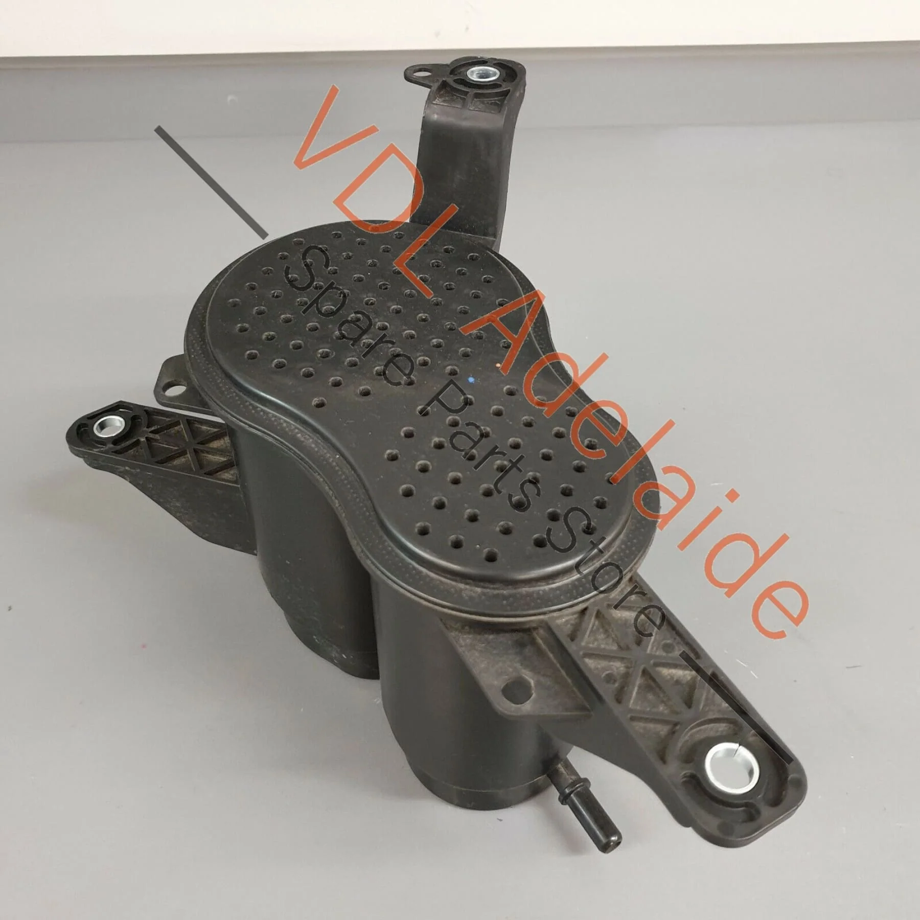 Porsche Macan 95B Activated Charcoal Canister Container 8K0201799G - Image 4