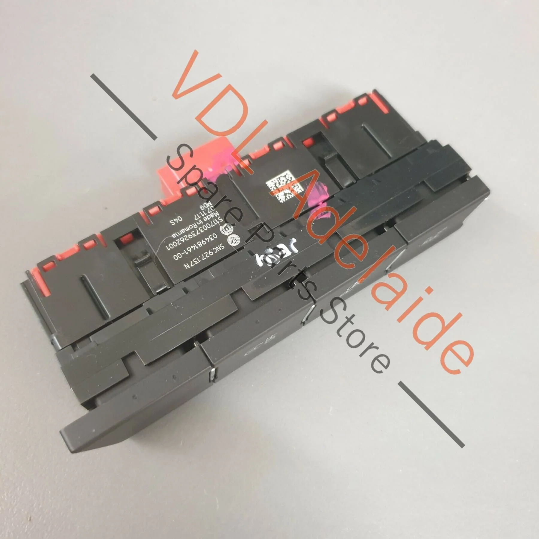 VW Tiguan MQB Gen2 Centre Console Buttons ECO PARK AREA VIEW - Image 3