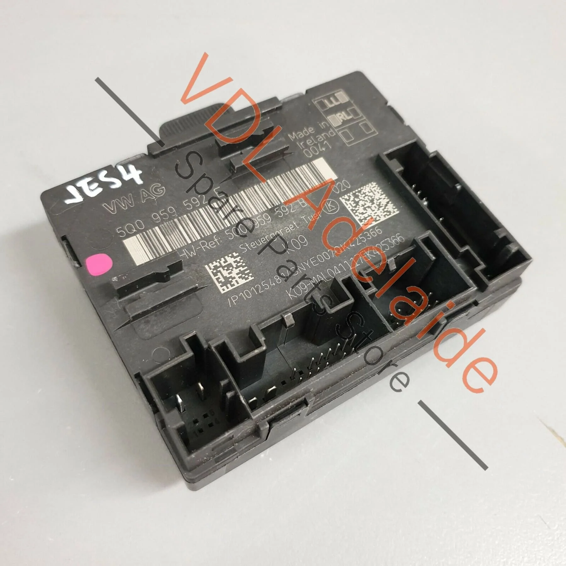 VW Tiguan MQB Gen2 Front Left Passenger Door Control Unit Module 5Q0959592E