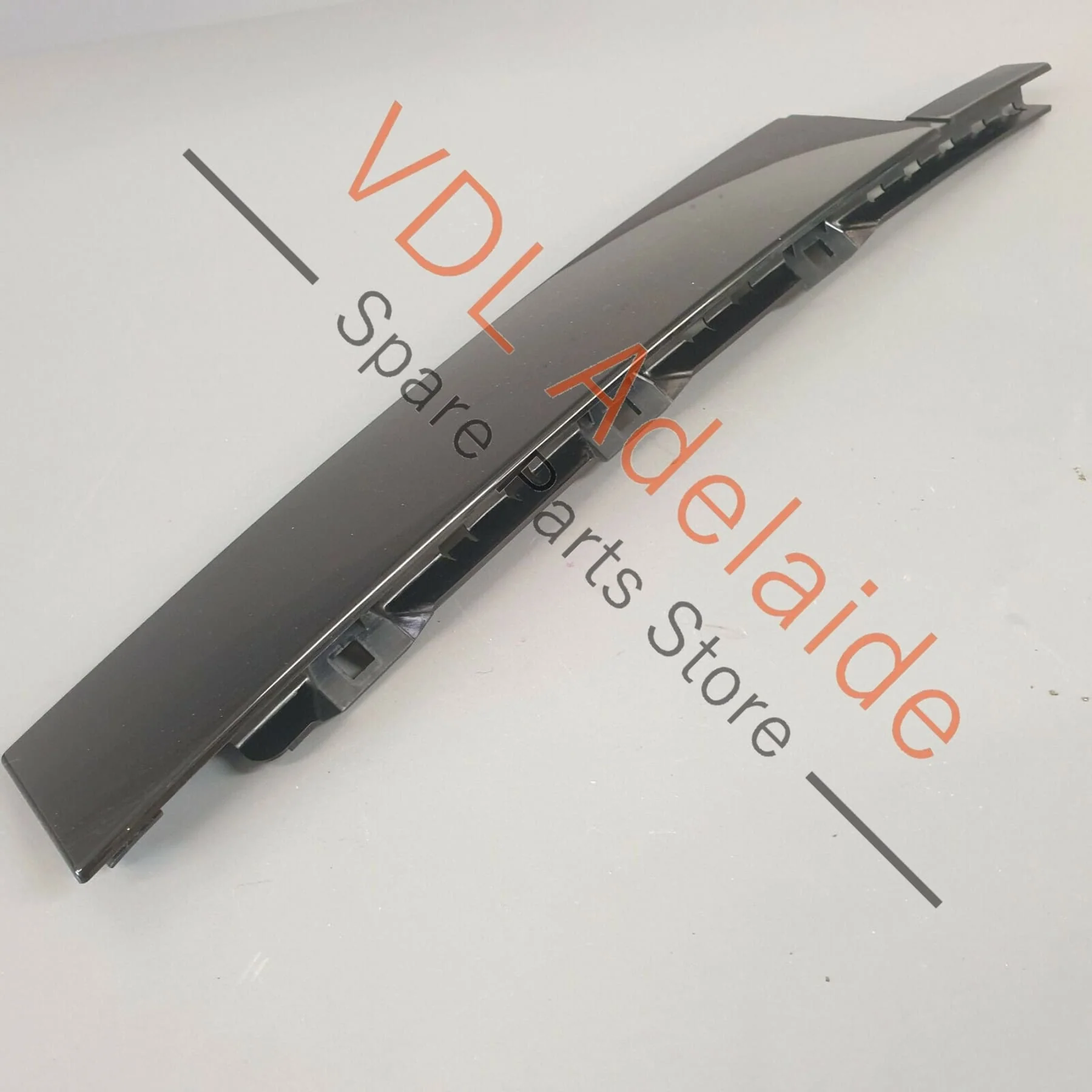 VW Tiguan MQB Gen2 Rear Right Exterior B Pillar Door Trim Gloss Black - Image 5