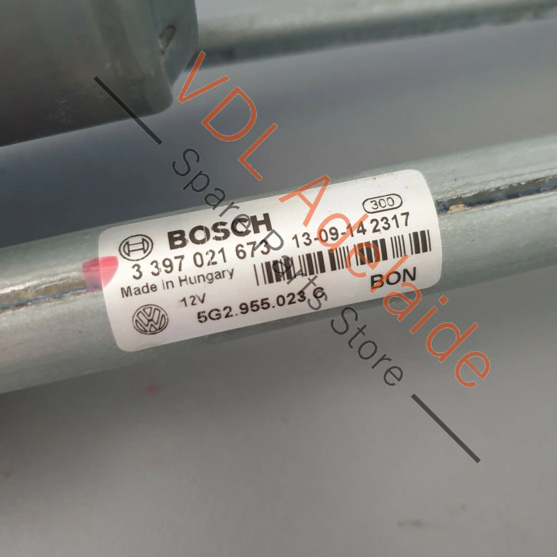 VW Golf MK7 Wagon Window Windscreen Wiper Mounting with Wiper Motor RHD Bosch - Image 3