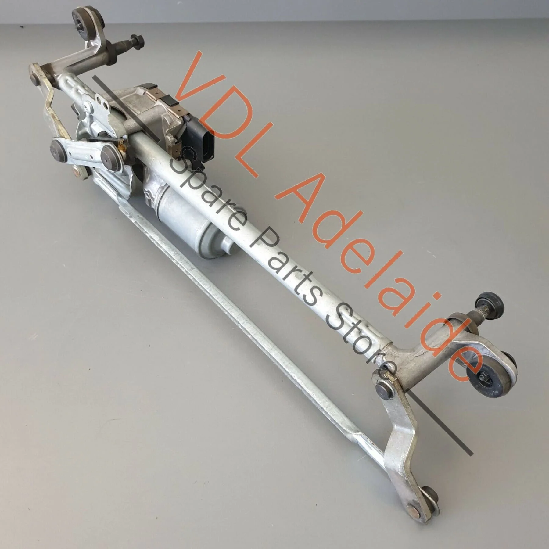 VW Golf MK7 Wagon Window Windscreen Wiper Mounting with Wiper Motor RHD Bosch - Image 5