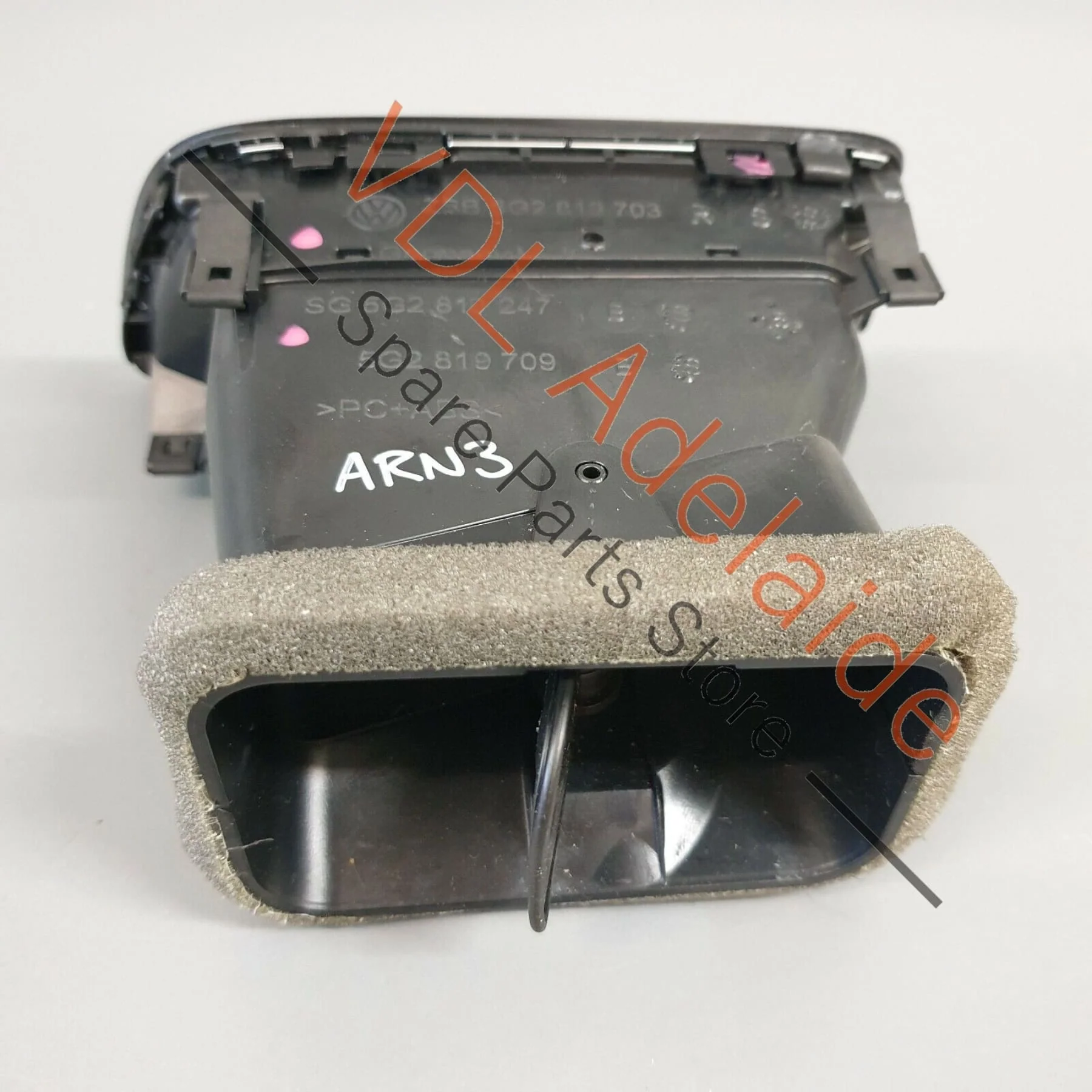 VW Golf R MK7 7.5 Left Passenger Side Dash Air Vent & Trim for RHD 5G2819703R - Image 3