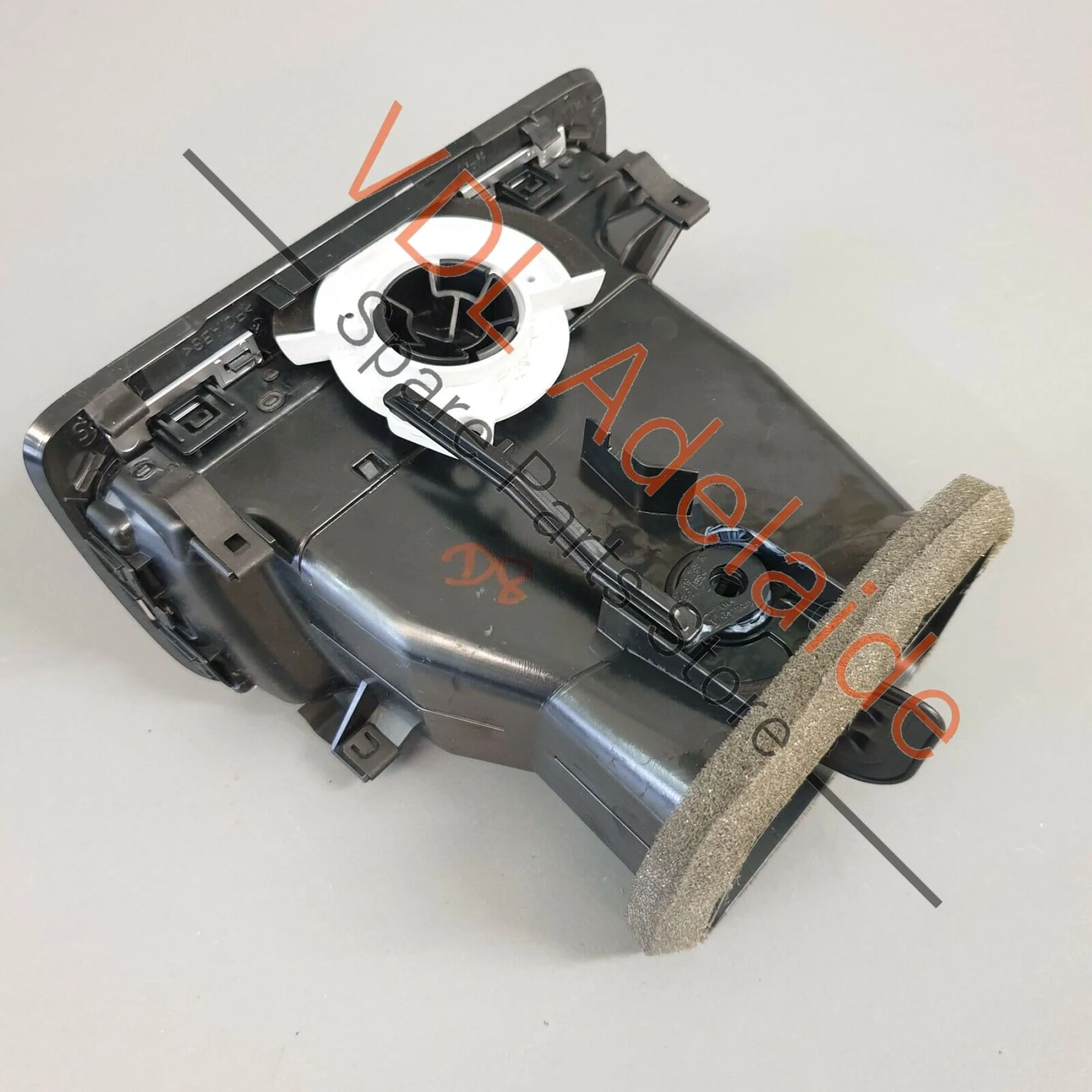 VW Golf R MK7 7.5 Left Passenger Side Dash Air Vent & Trim for RHD 5G2819703R - Image 5