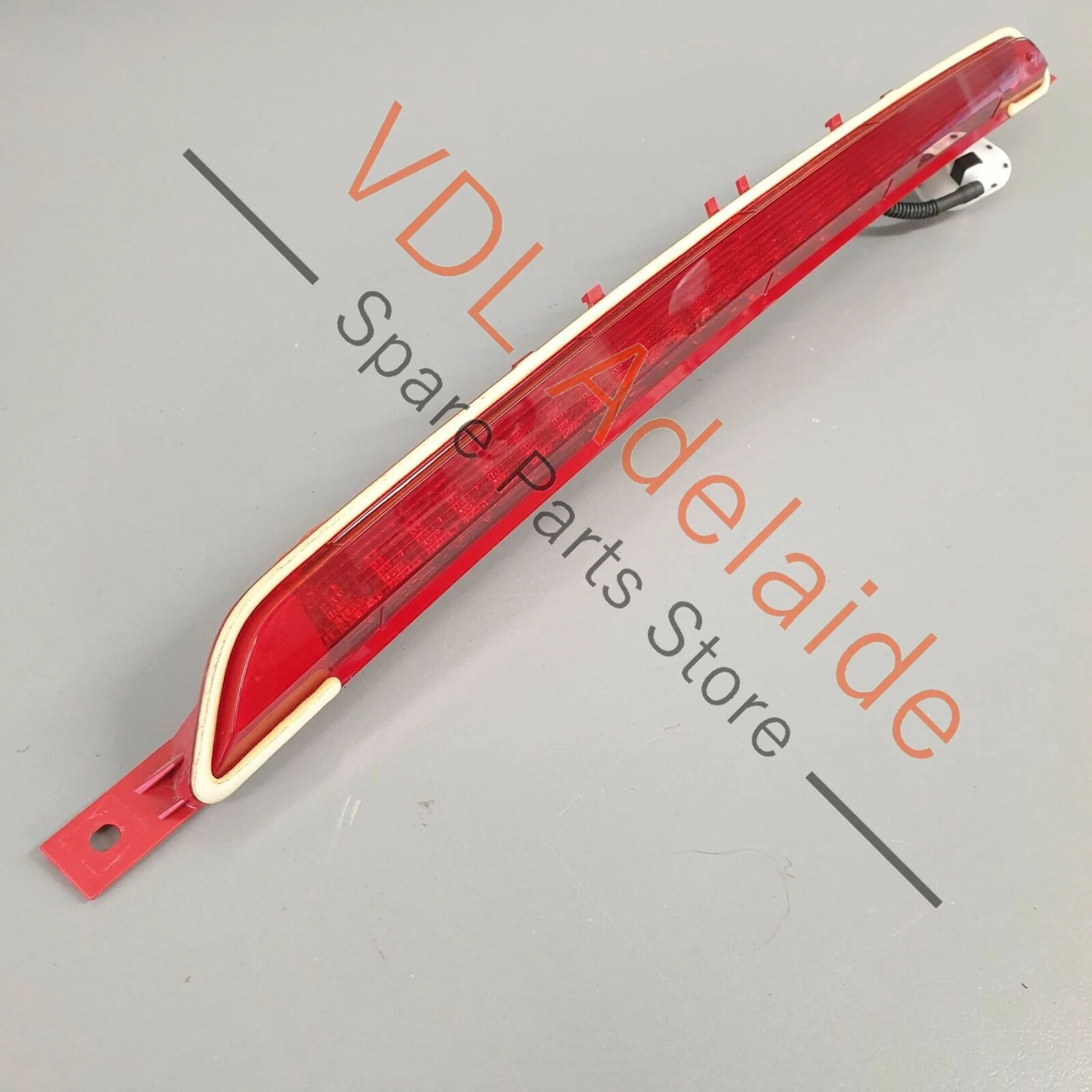 VW Golf R MK7 High-Level Brake Light With Spray Jet for Rear Spoiler 5G6945087A