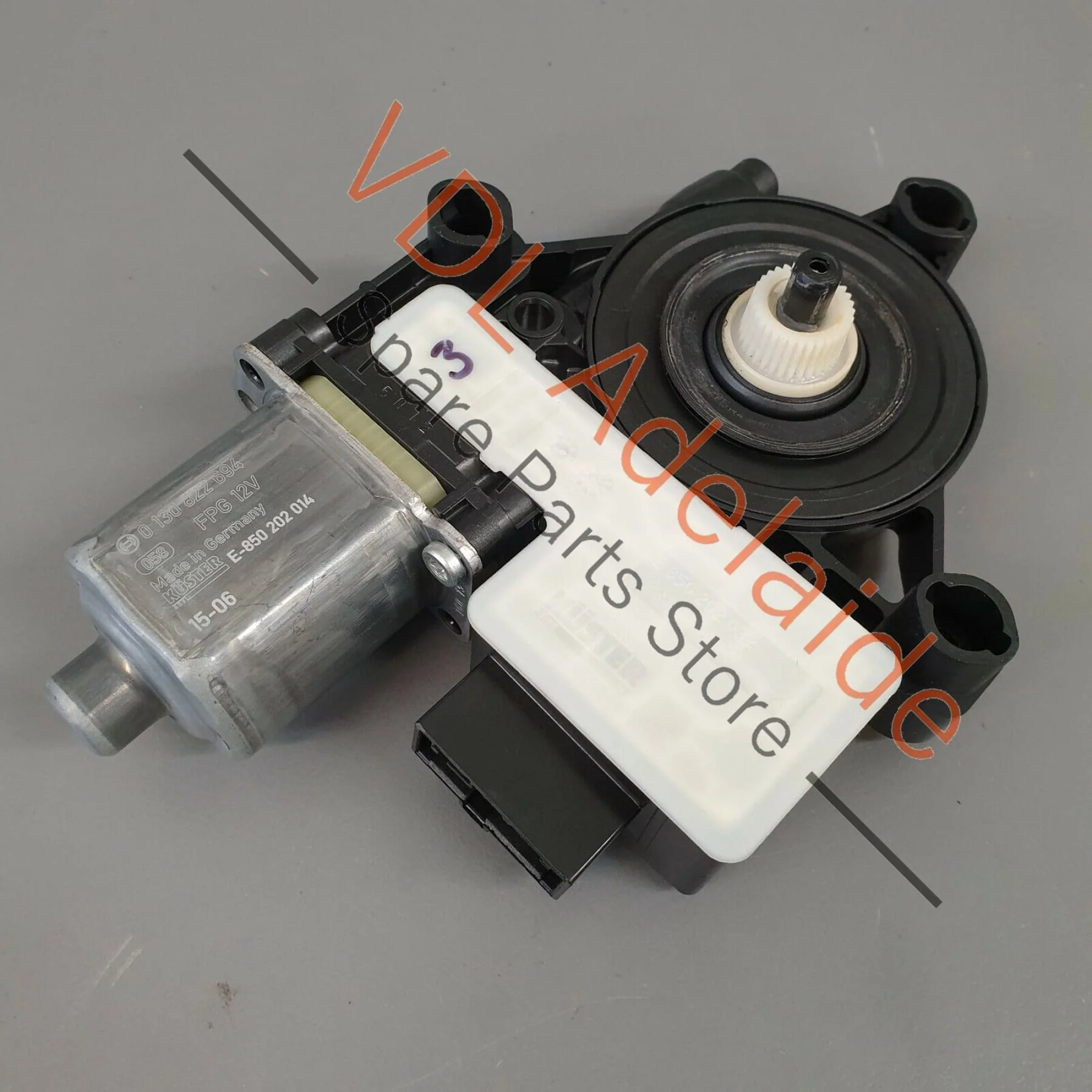 VW Golf R MK7 Rear Right Window Regulator Motor - Image 4