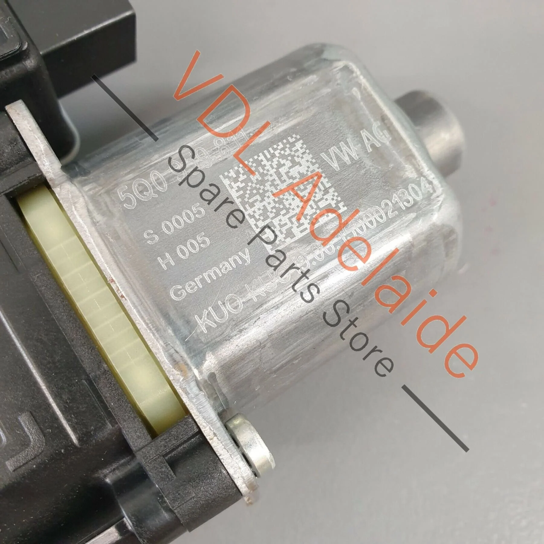 VW Golf R MK7 Rear Left Window Regulator Motor - Image 3