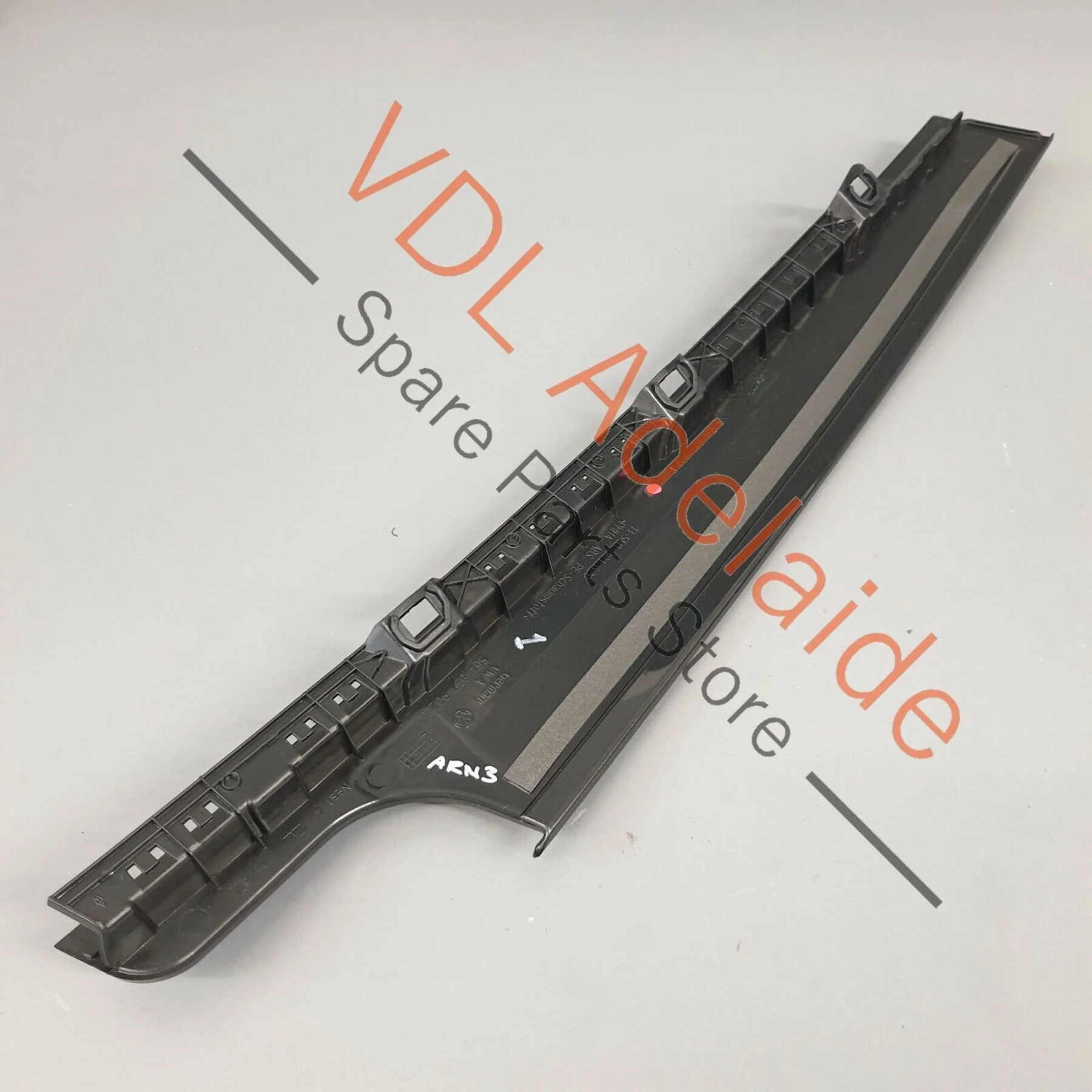 VW Golf R MK7 Exterior Door Window Frame Trim Right Front B-Pillar 5G4837890B - Image 5