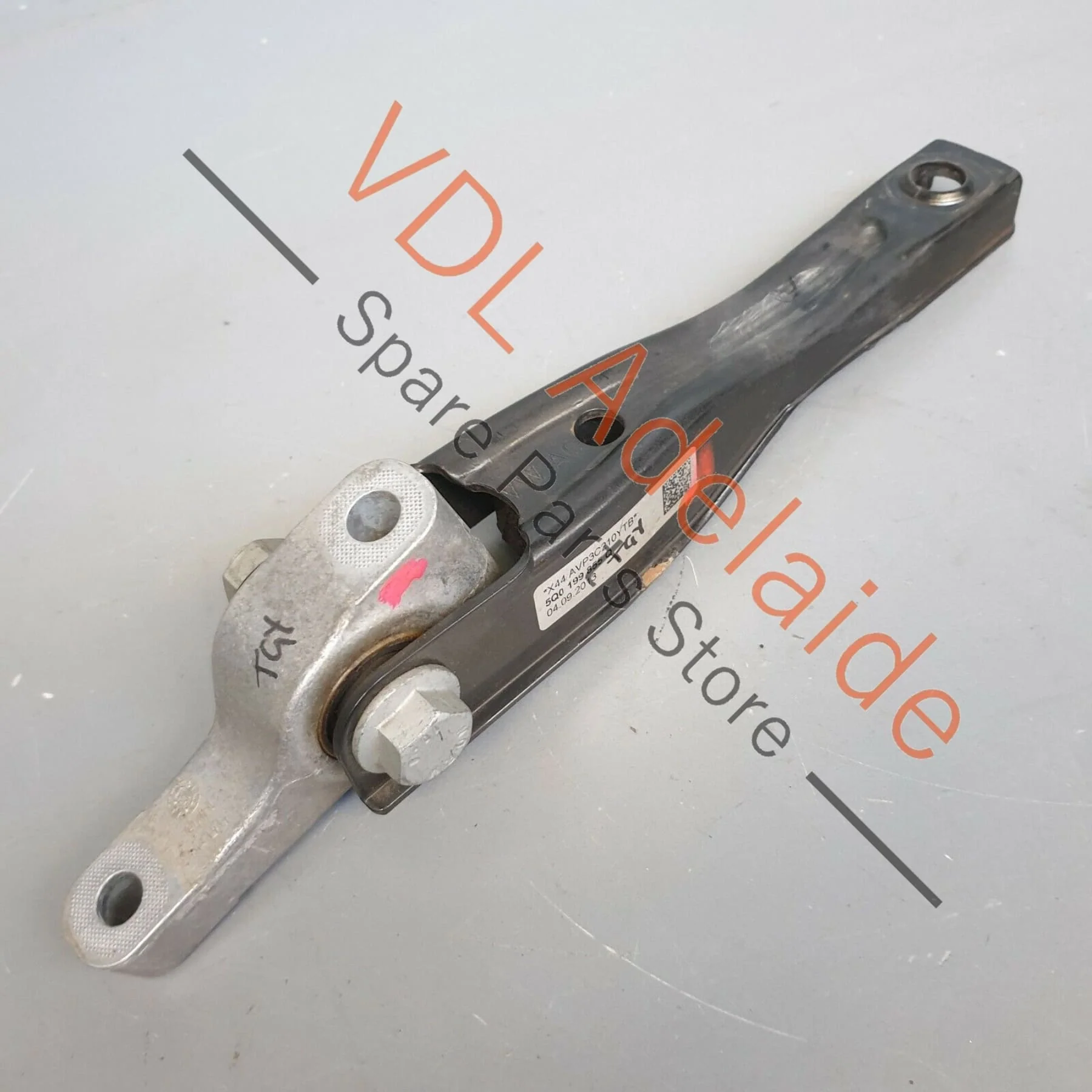 VW Golf MK7 1.6-2.0L TDI Diesel Lower Pendulum Mount Support 5Q0199855