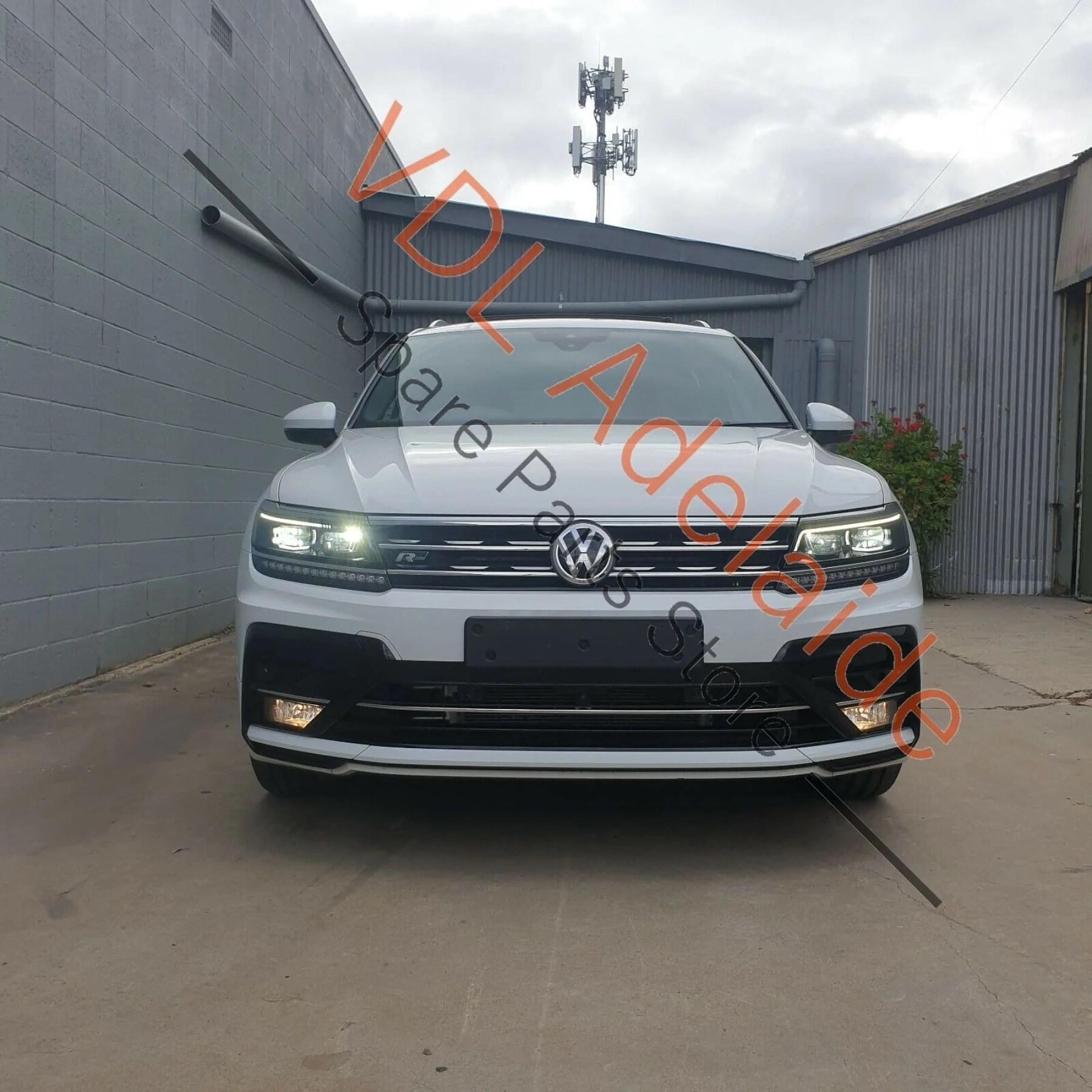 VW Tiguan MQB Mk2 Radiator Lock Carrier Right Upper Brace Support 5NA805932A - Image 9