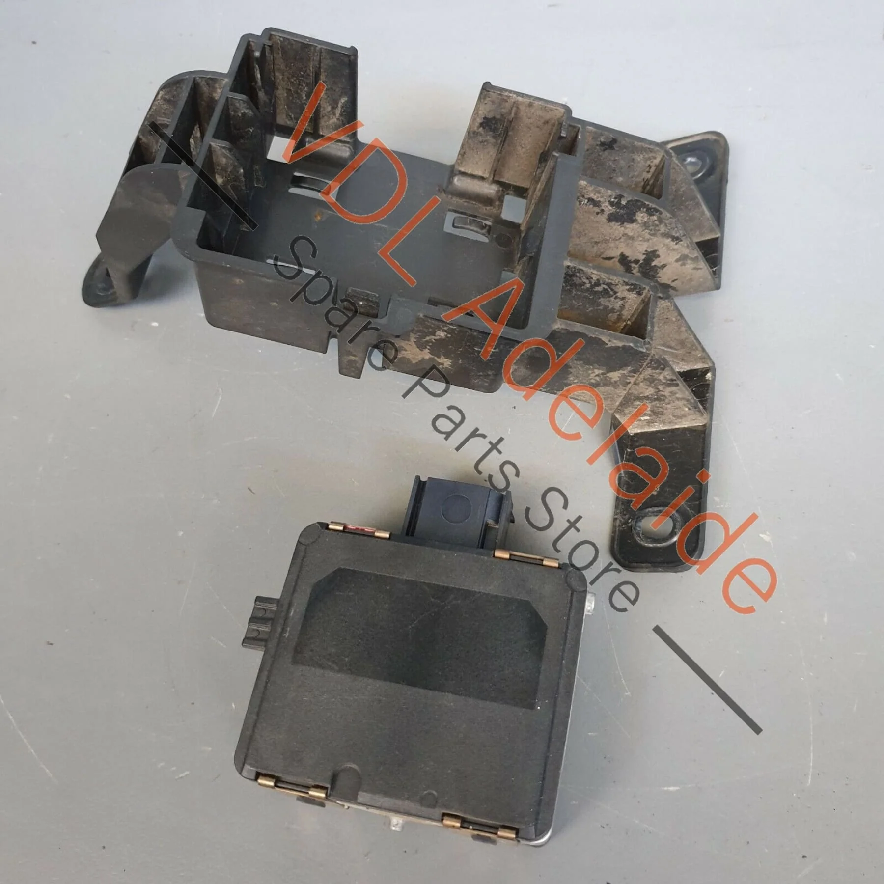 VW Tiguan MQB Mk2 Rear Left Lane Change Assist Slave Control Unit 3Q0907590E - Image 5