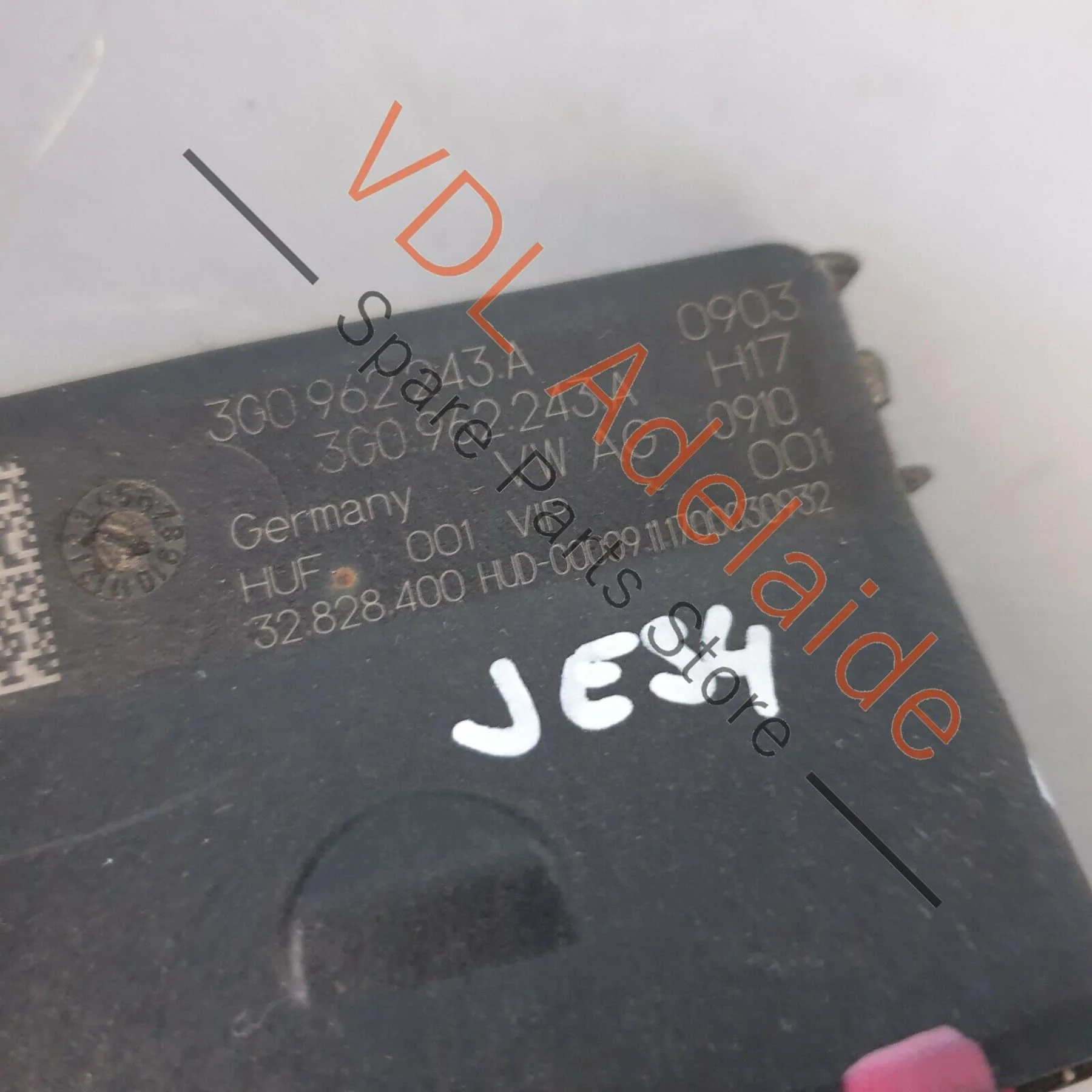 VW Tiguan MQB Mk2 Control Unit for Opening Tailgate Boot Lid 3G0962243A - Image 3