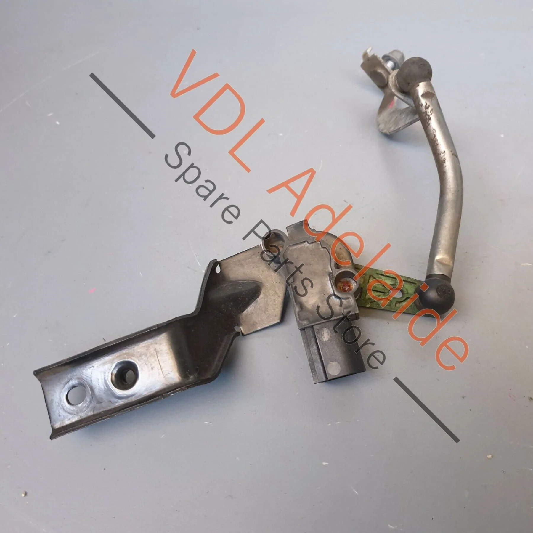 VW Tiguan MQB Mk2 Front Left Suspension Level Sensor With Poles 5Q0412521C - Image 4