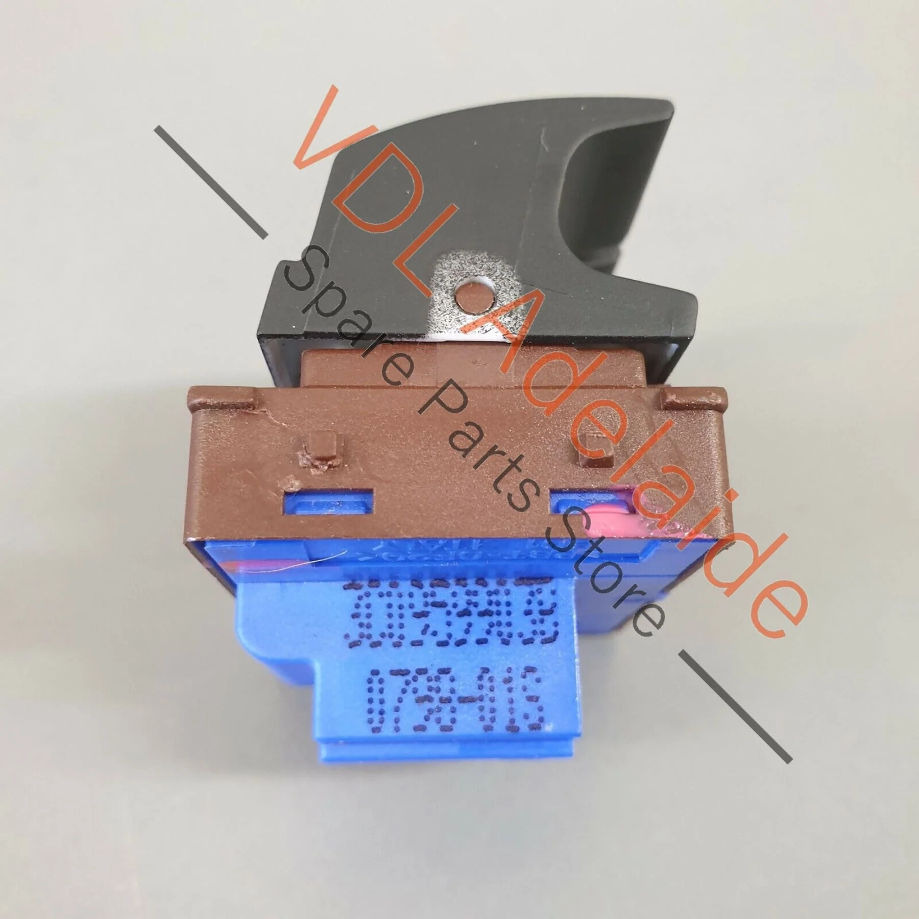 VW Passat R36 B6 3C Switch for Tailgate & Fuel Tank Flap Operation 3C0959903B - Image 6