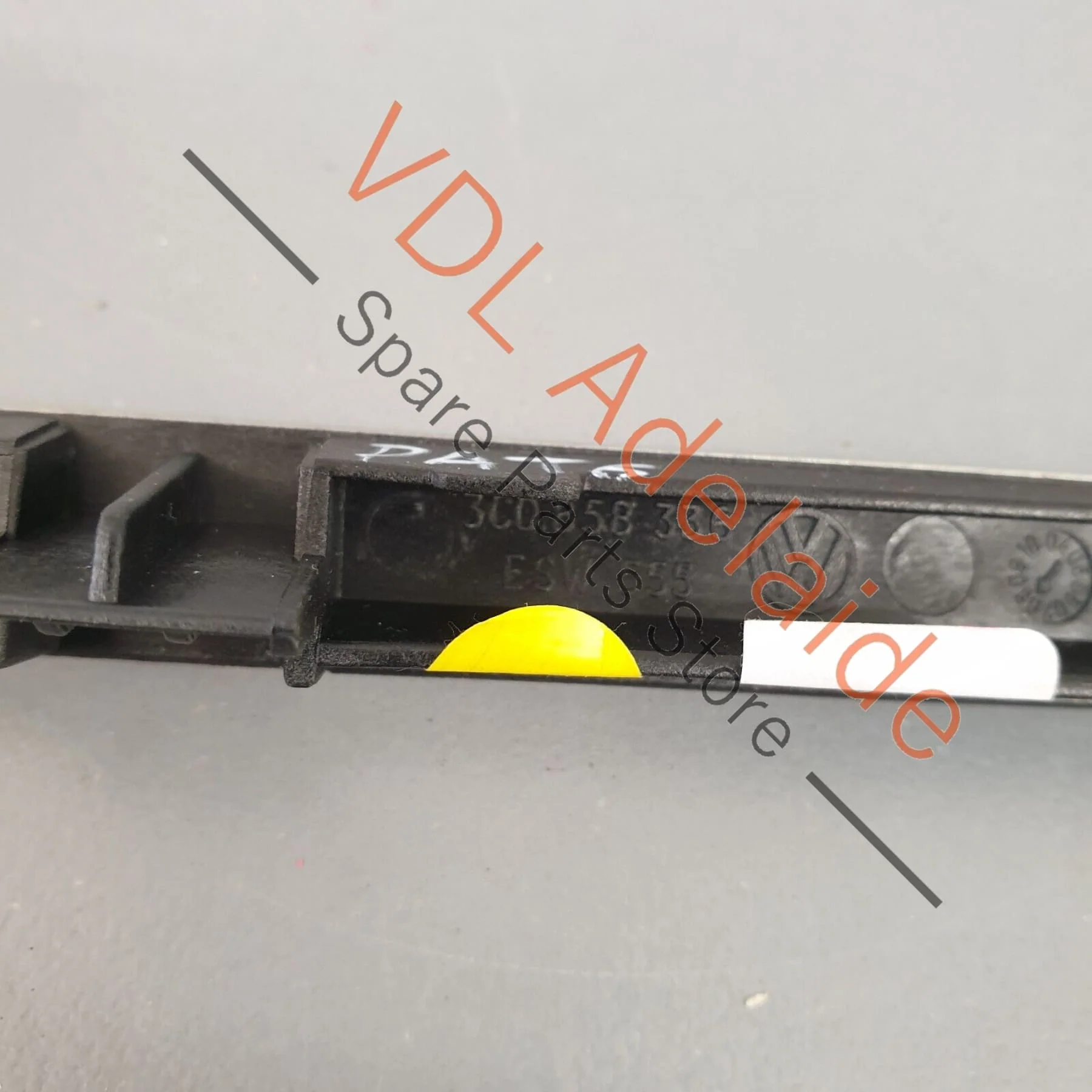 VW Passat R36 B6 3C Centre Dash Trim Inlay Brushed Chrome 3C0858336L - Image 7