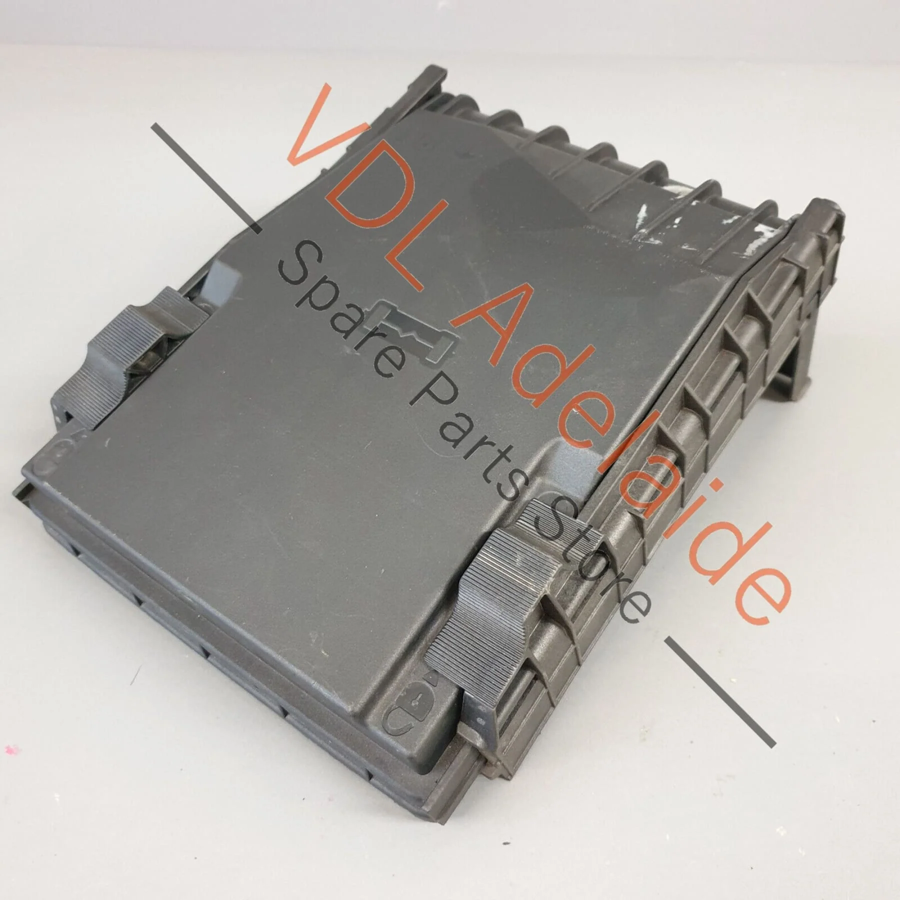 VW Passat R36 B6 3C Cover For Fuse Box / Relay Plate 1K0937132F - Image 4
