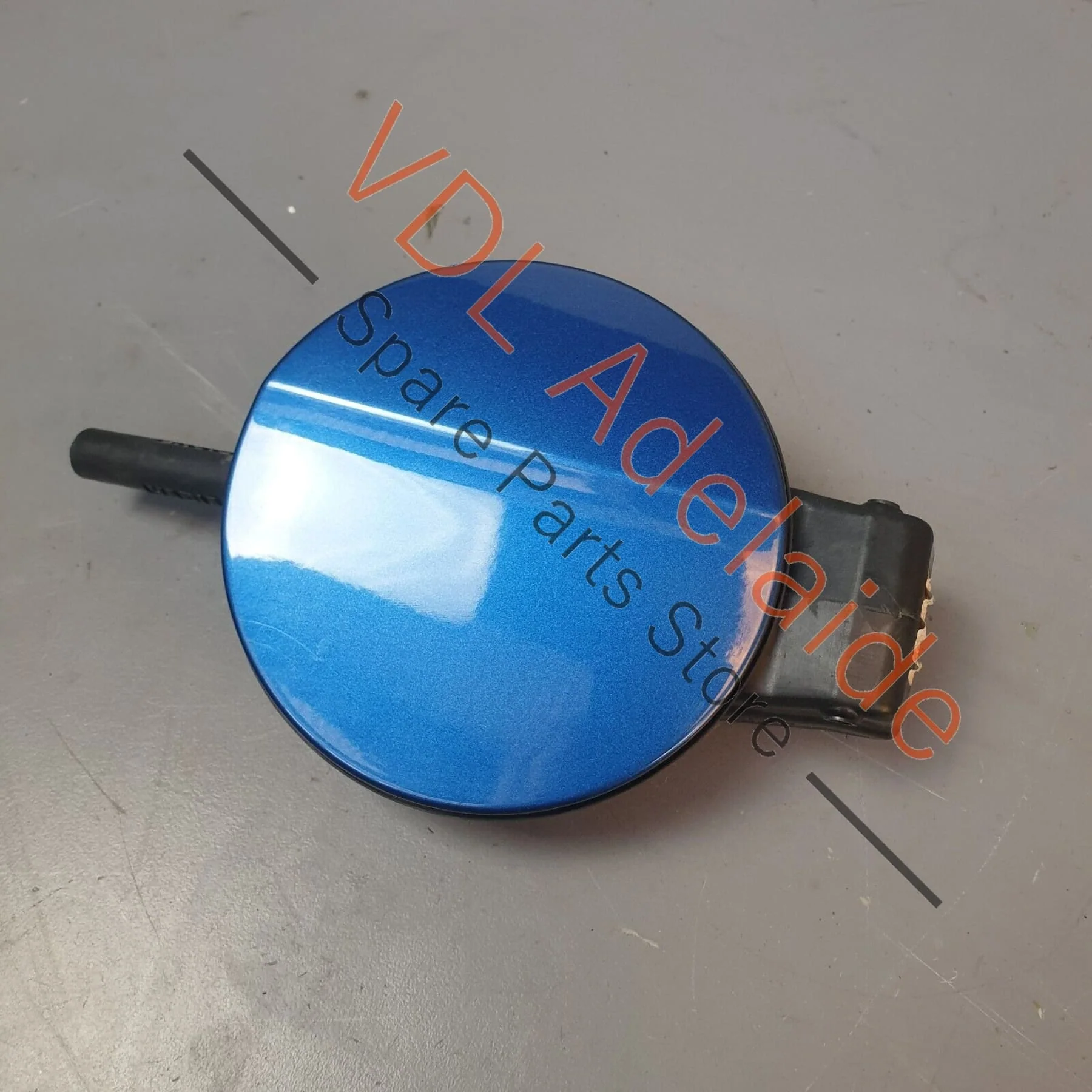 VW Passat R36 B6 3C Fuel Filler Door Flap 3C9809857A Biscay Blue - Image 2