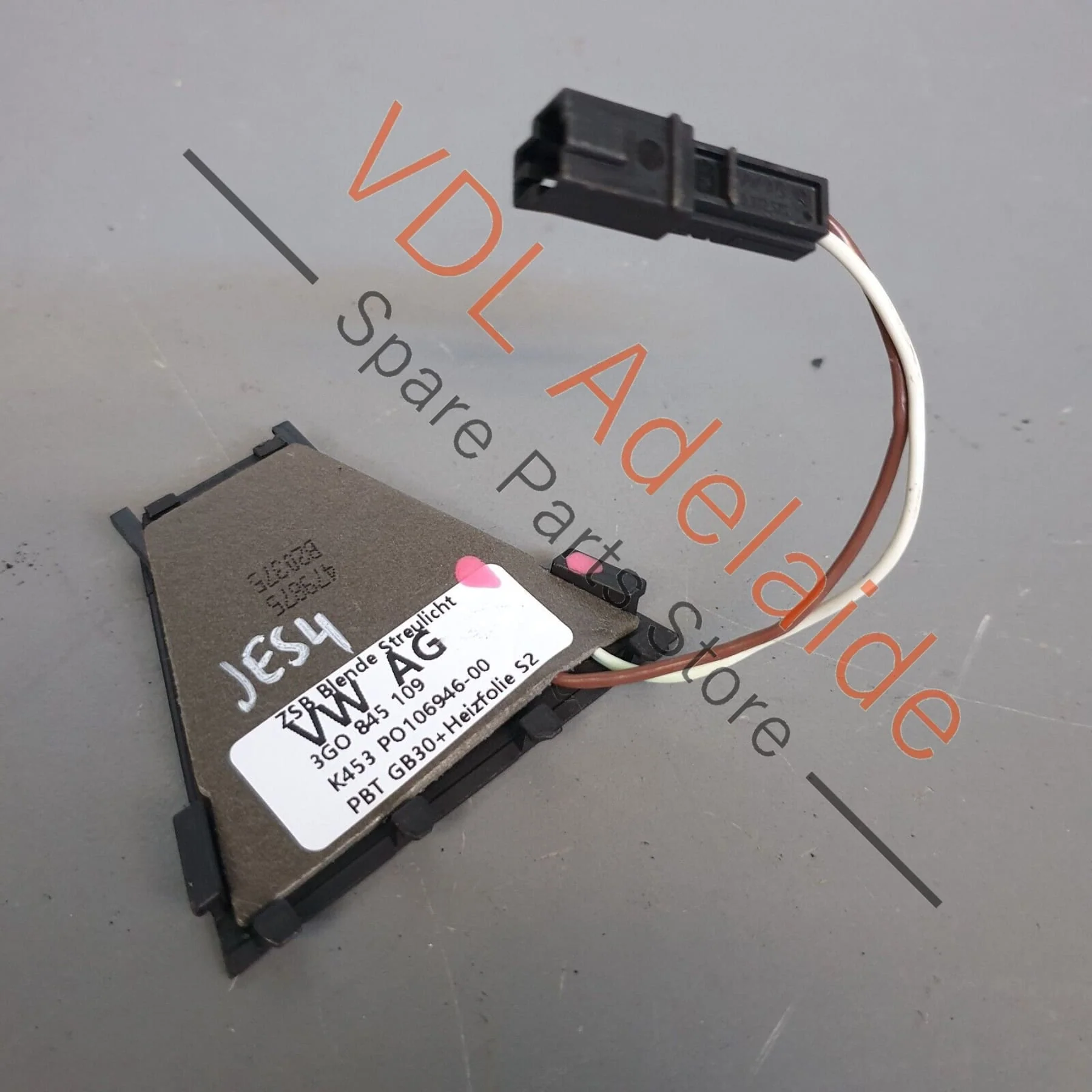 VW Tiguan MQB Mk2 Rain & Humidity Sensor Cover Trim 3G0845109 5NA862505 - Image 2