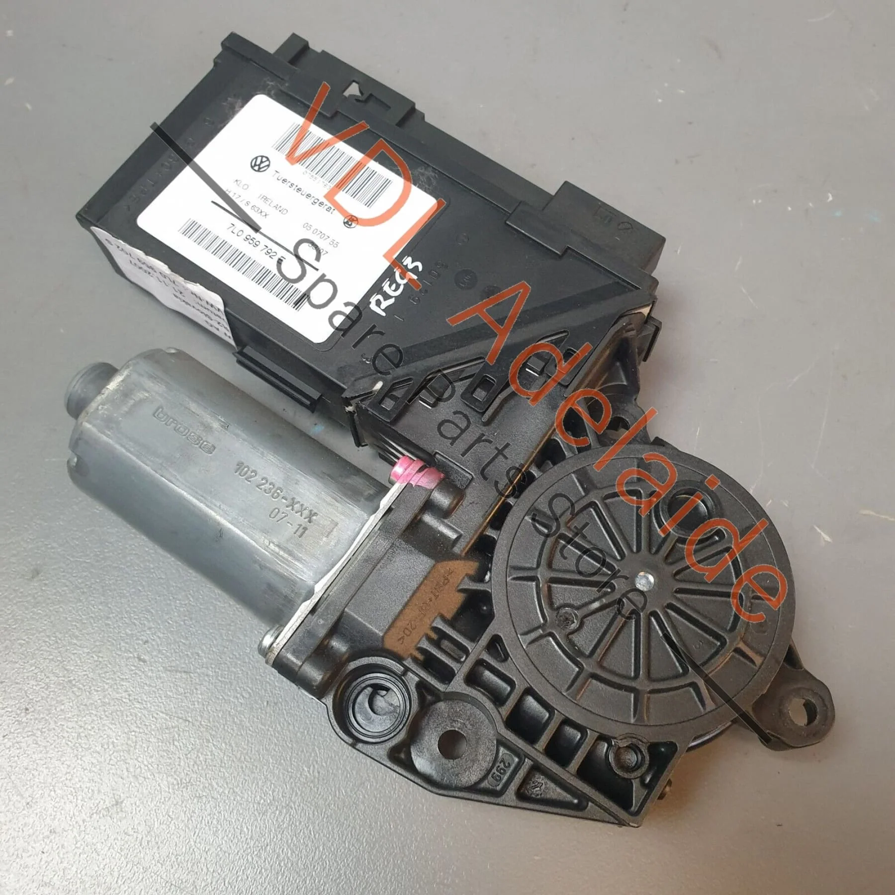 VW Touareg V10 7L Front Left Passenger for RHD Window Motor Regulator 7L0959702S