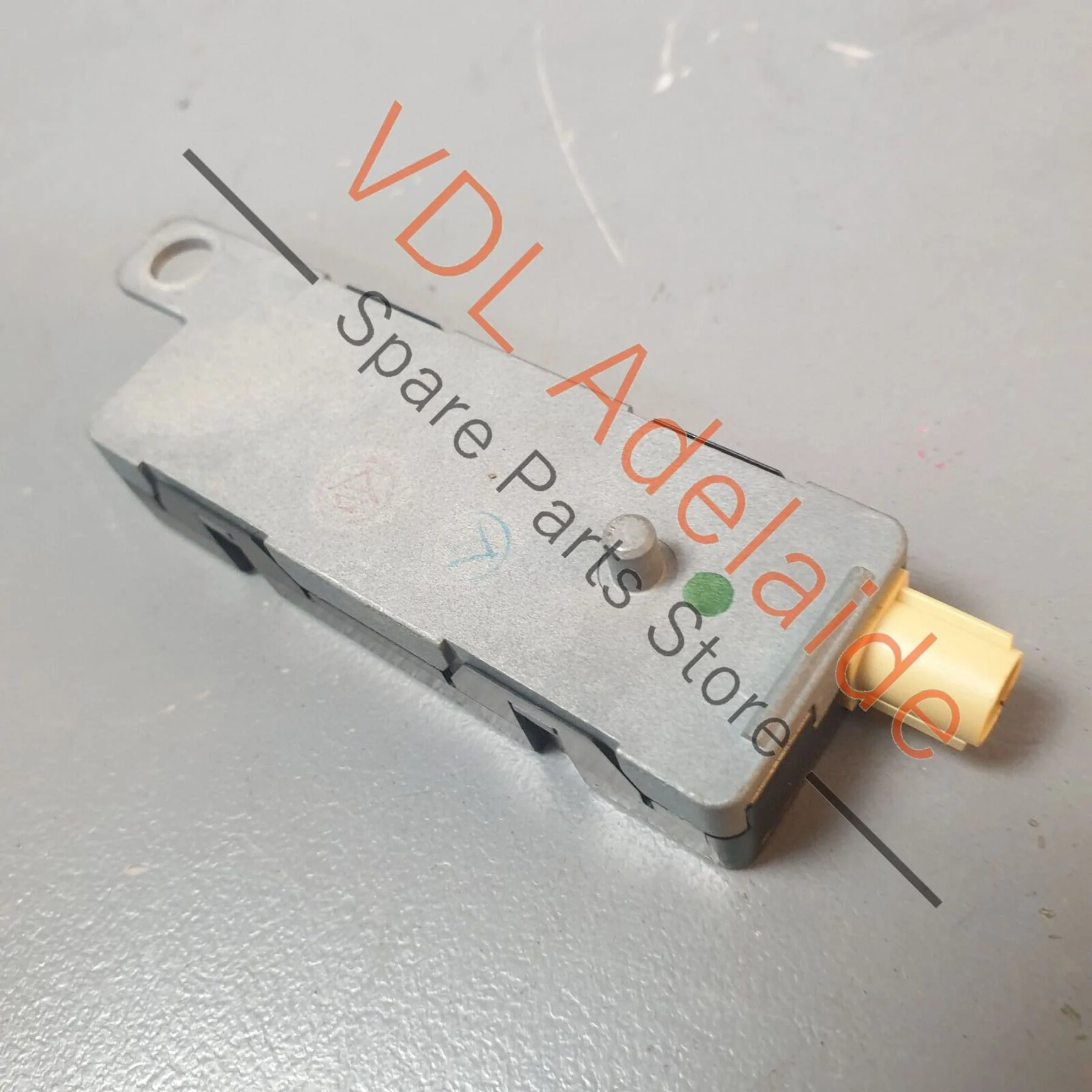 VW Touareg V10 7L Aerial Amplifier FM2 7L6035552A - Image 2