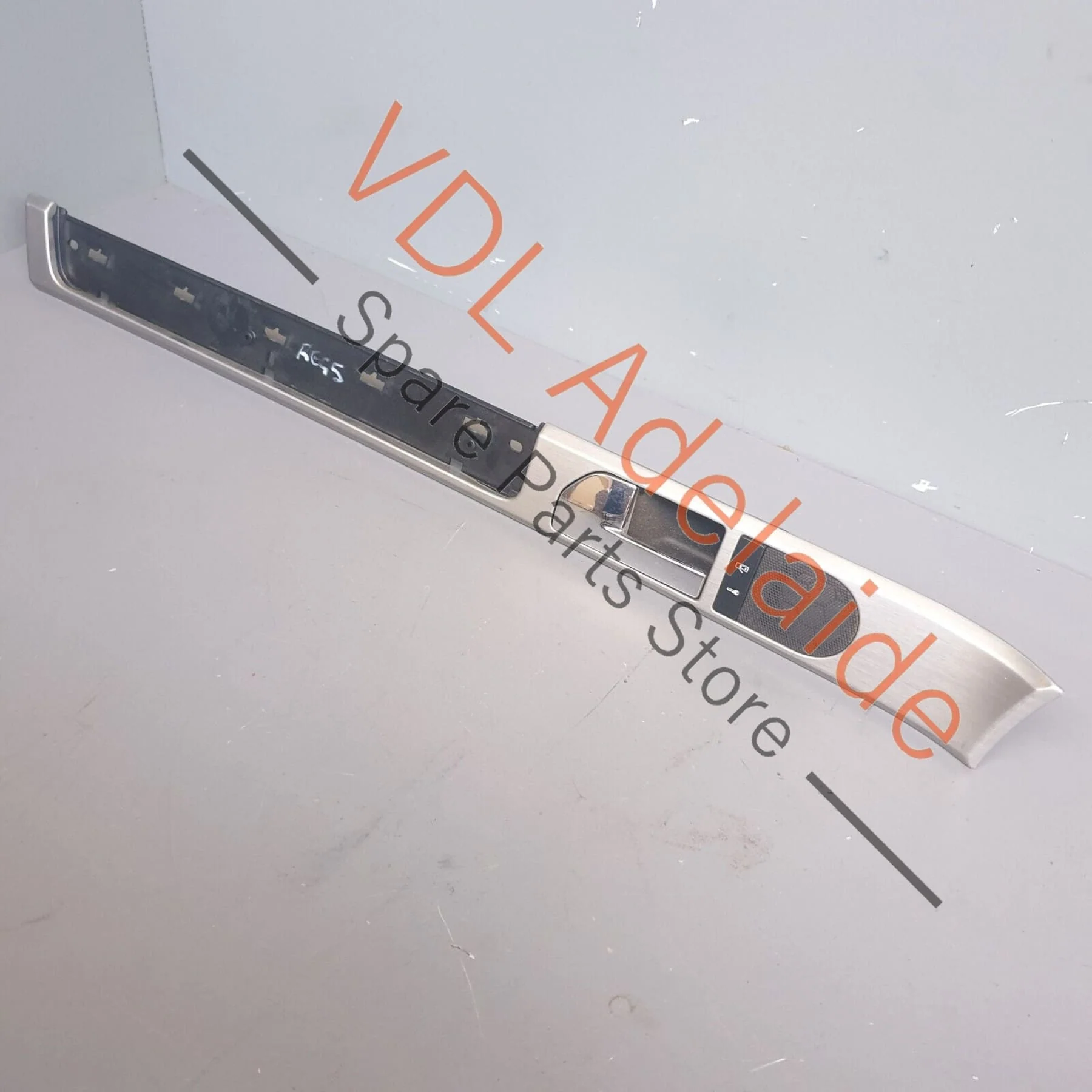 VW Touareg V10 7L Interior Front Left Aluminium Door Trim Insert - Image 7